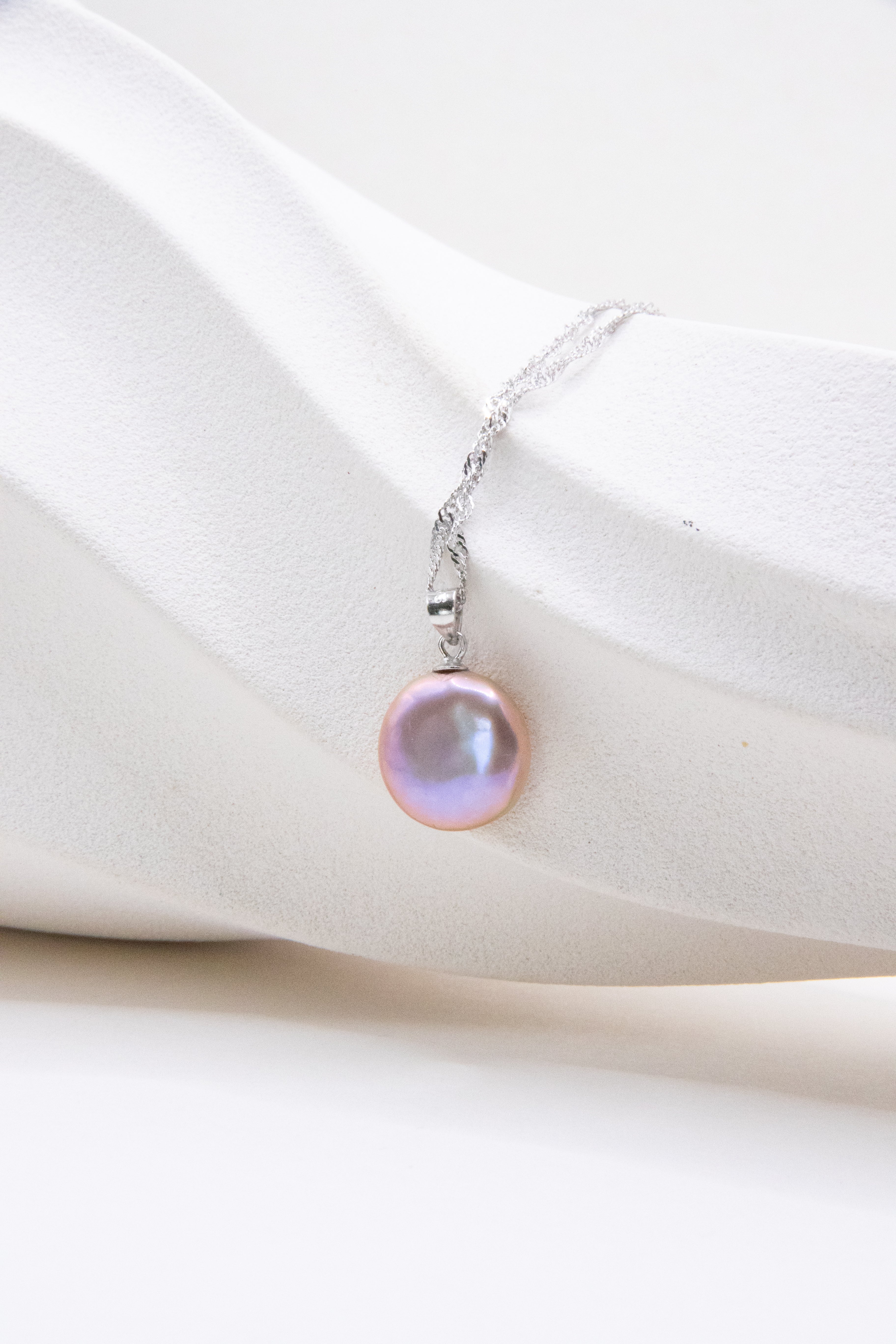Excellent metallic button pearl - crazy metal.