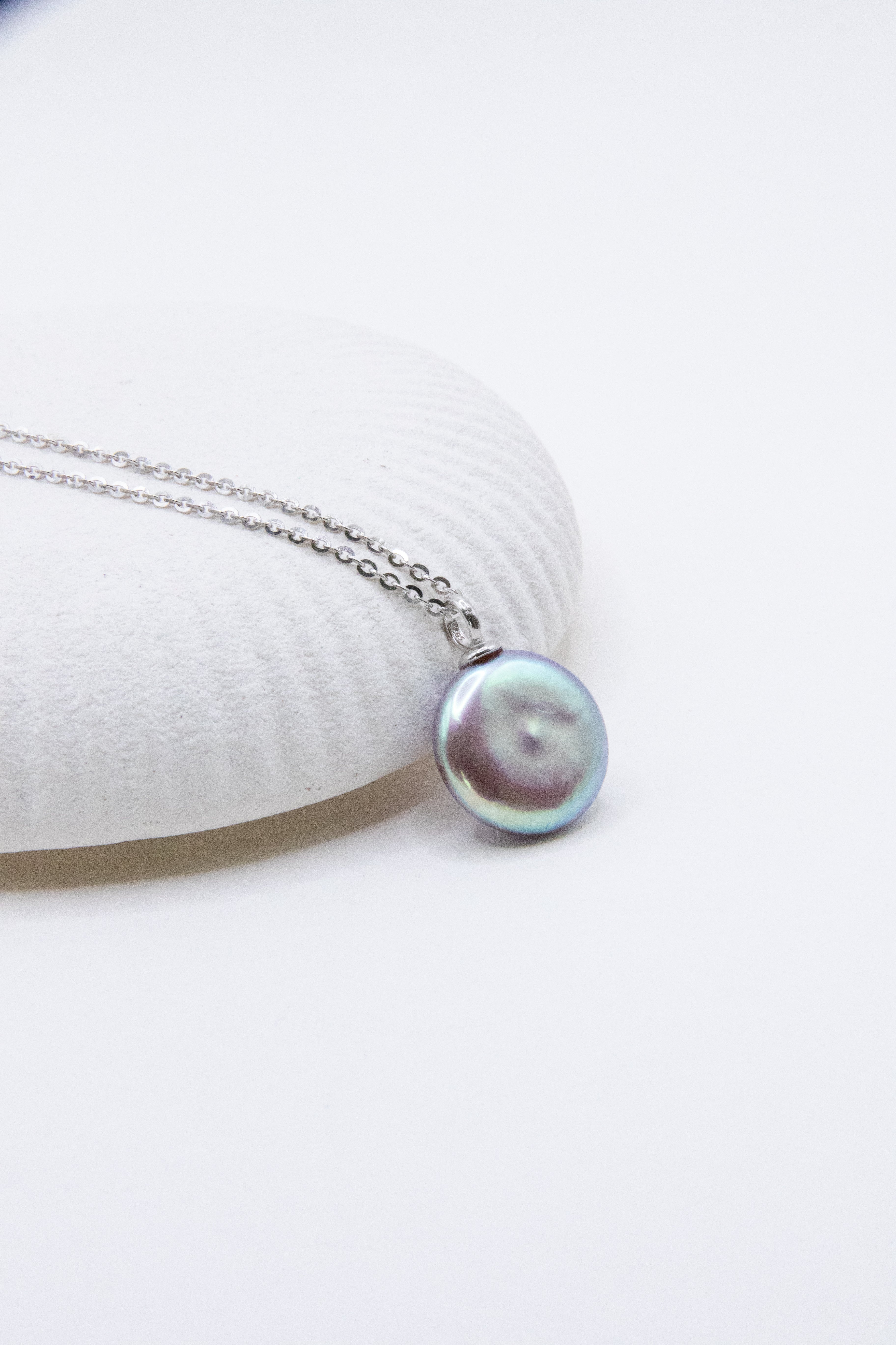 excellent level-super metallic green button pearl necklace