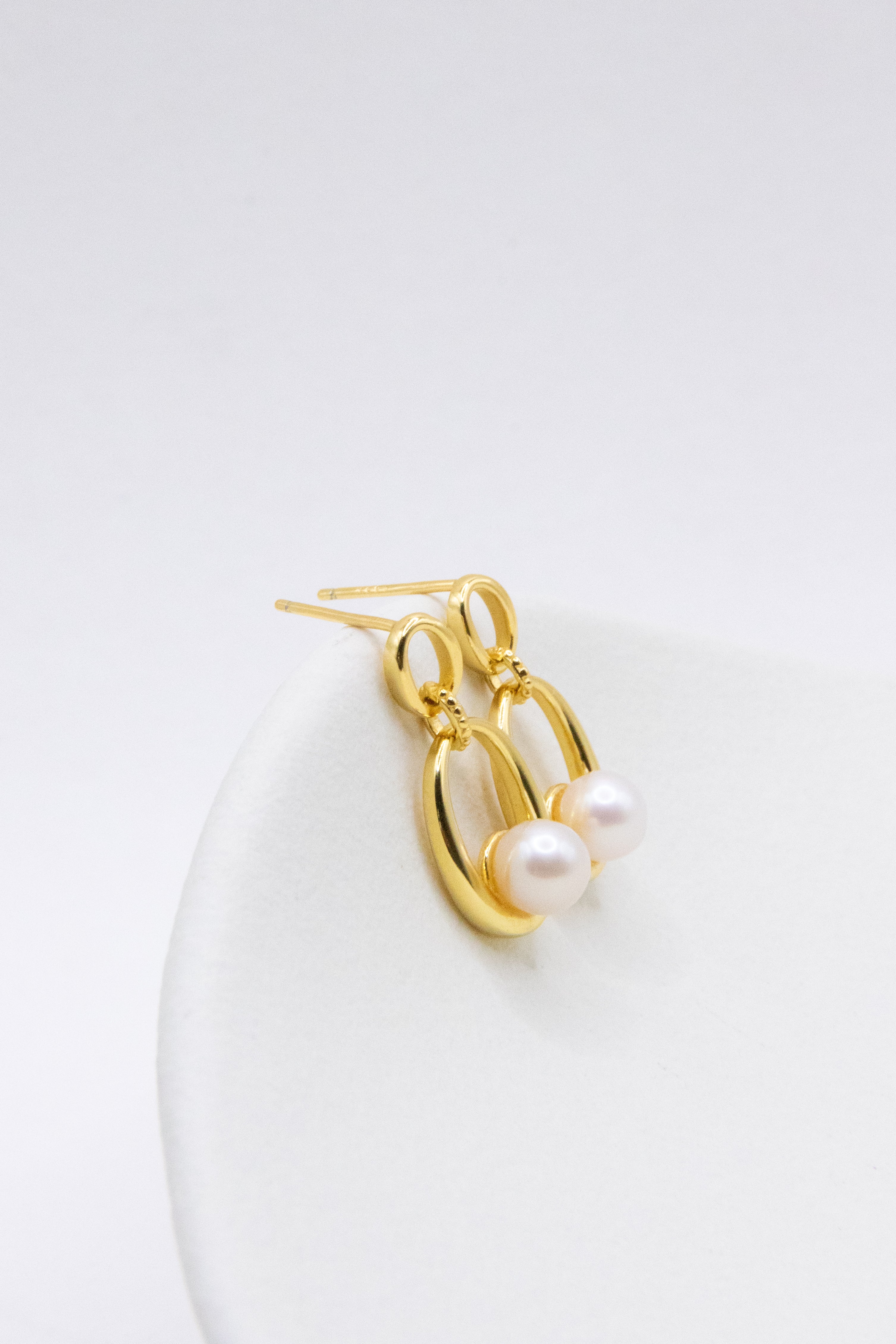Daily Oval Small pearl earrings