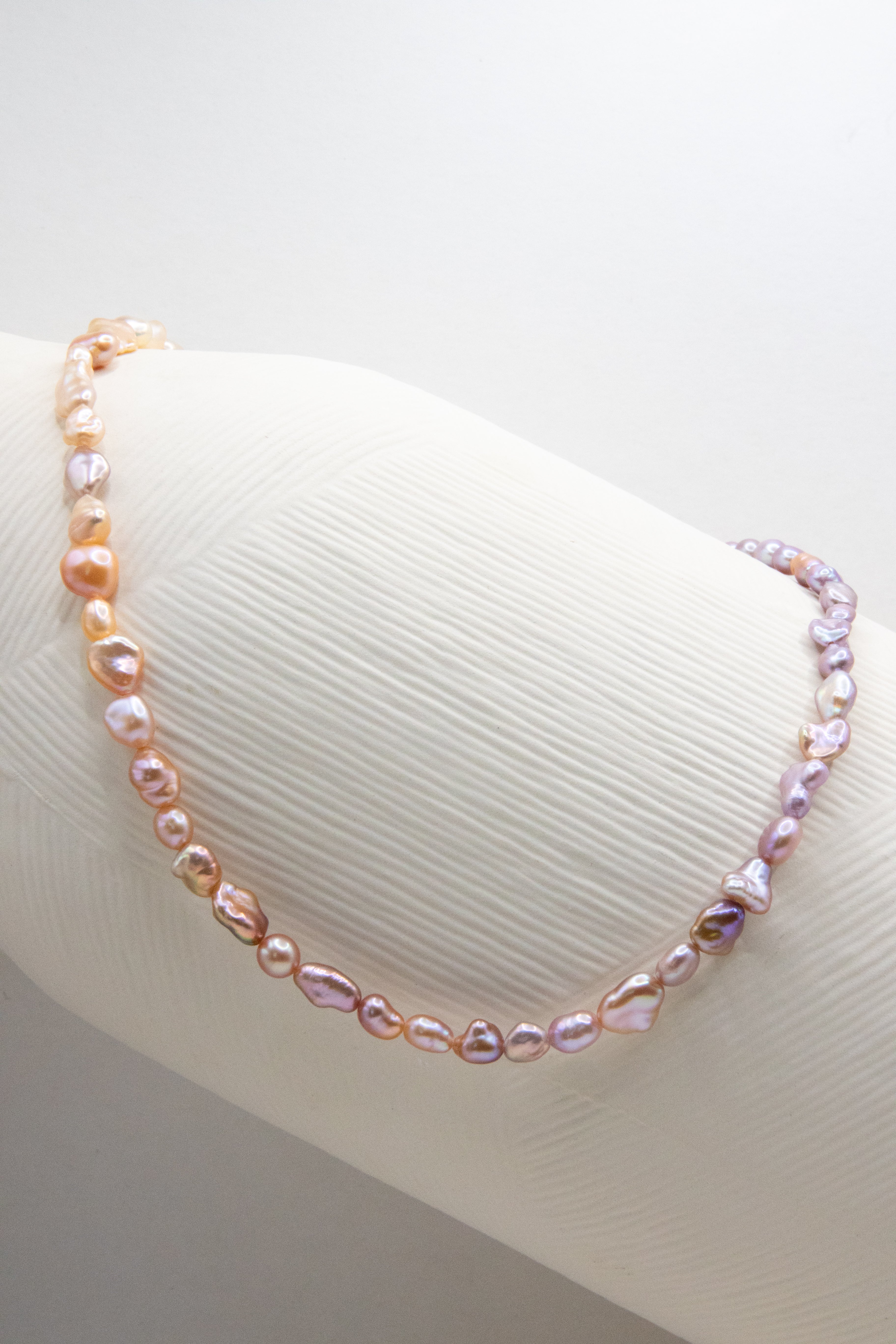Sunset Gradient Seedless Freshwater Pearl Necklace – Irregular Natural Pearls in Sunset Tones