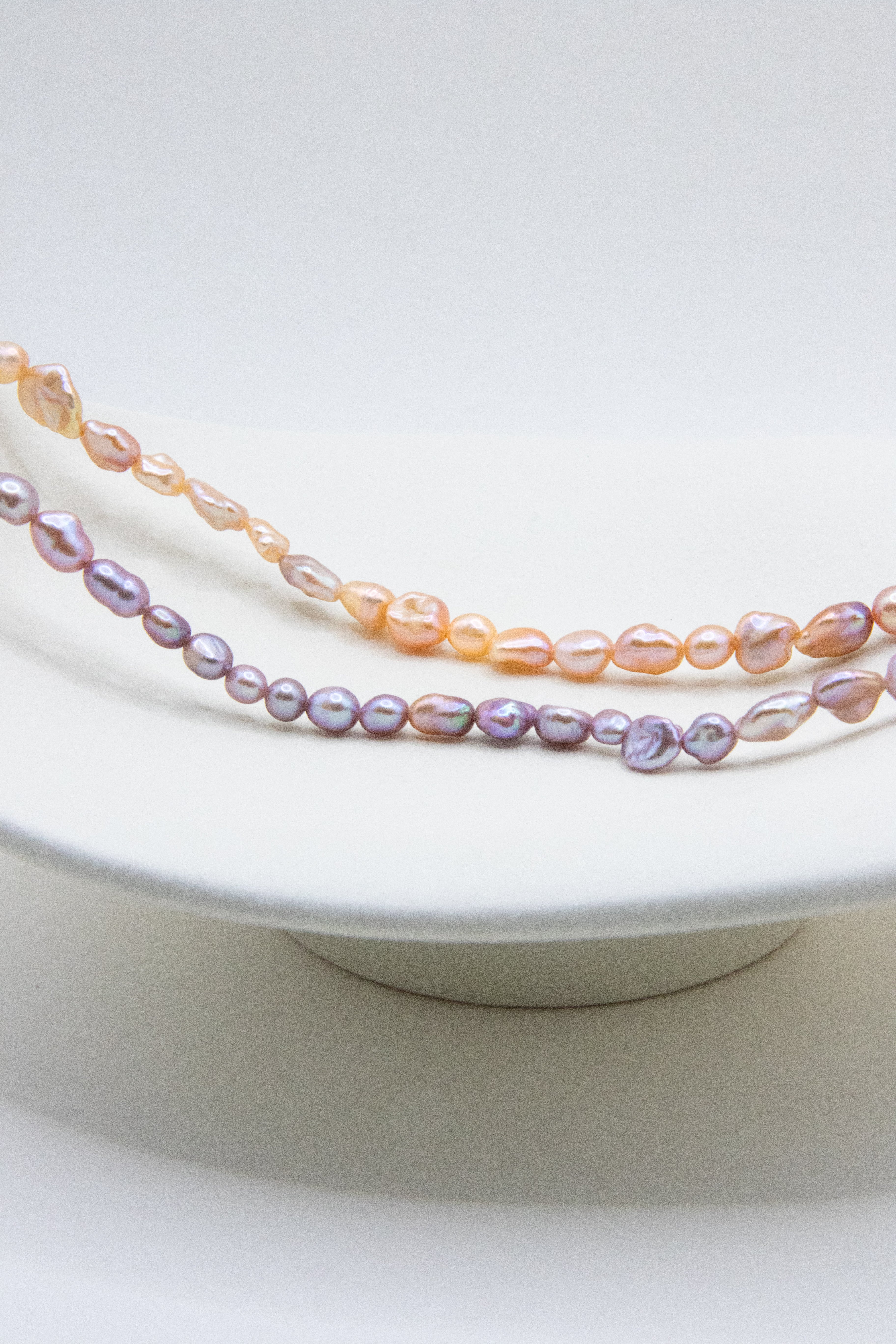Sunset Gradient Seedless Freshwater Pearl Necklace – Irregular Natural Pearls in Sunset Tones