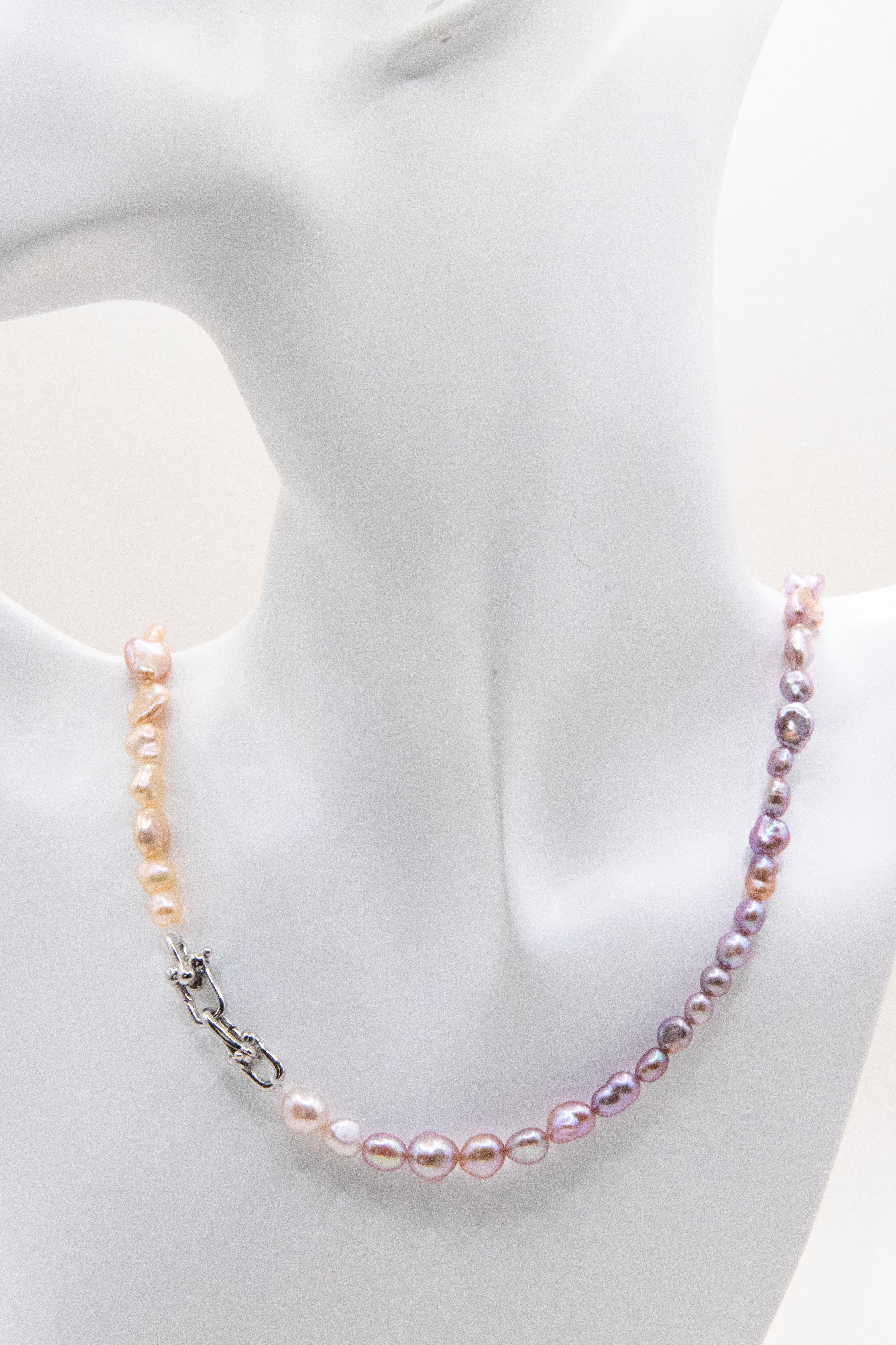 Sunset Gradient Seedless Freshwater Pearl Necklace – Irregular Natural Pearls in Sunset Tones