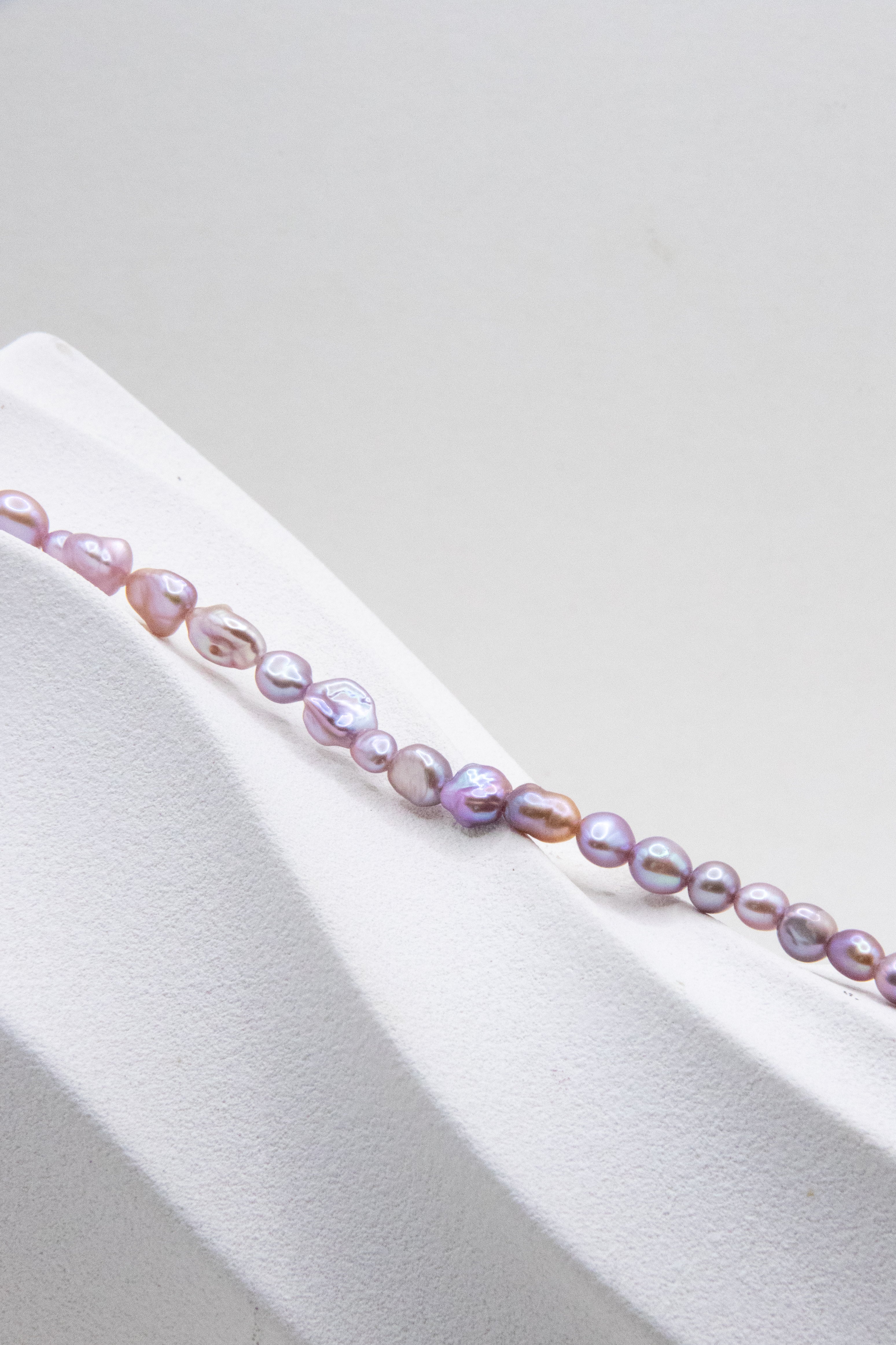 Sunset Gradient Seedless Freshwater Pearl Necklace – Irregular Natural Pearls in Sunset Tones