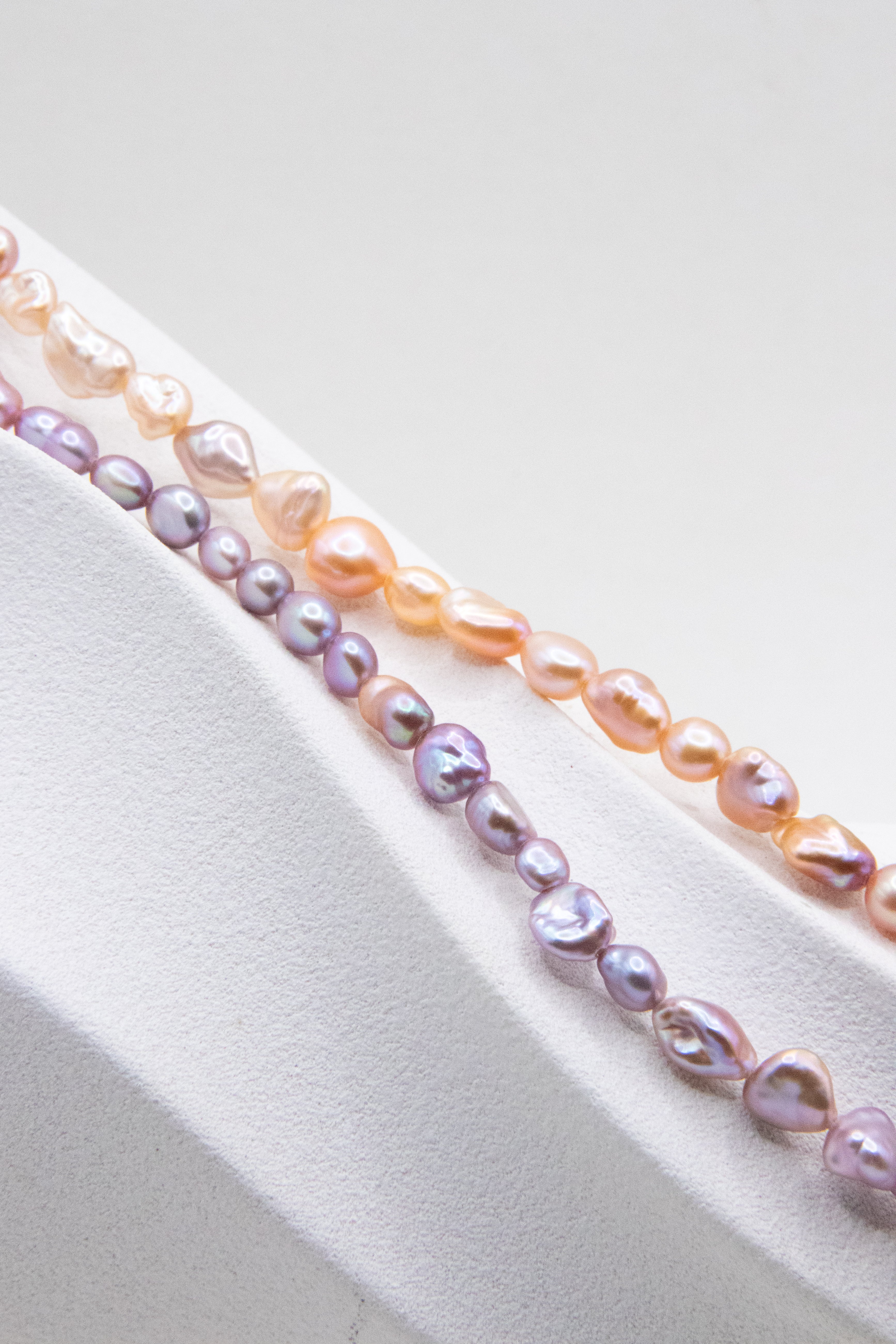 Sunset Gradient Seedless Freshwater Pearl Necklace – Irregular Natural Pearls in Sunset Tones