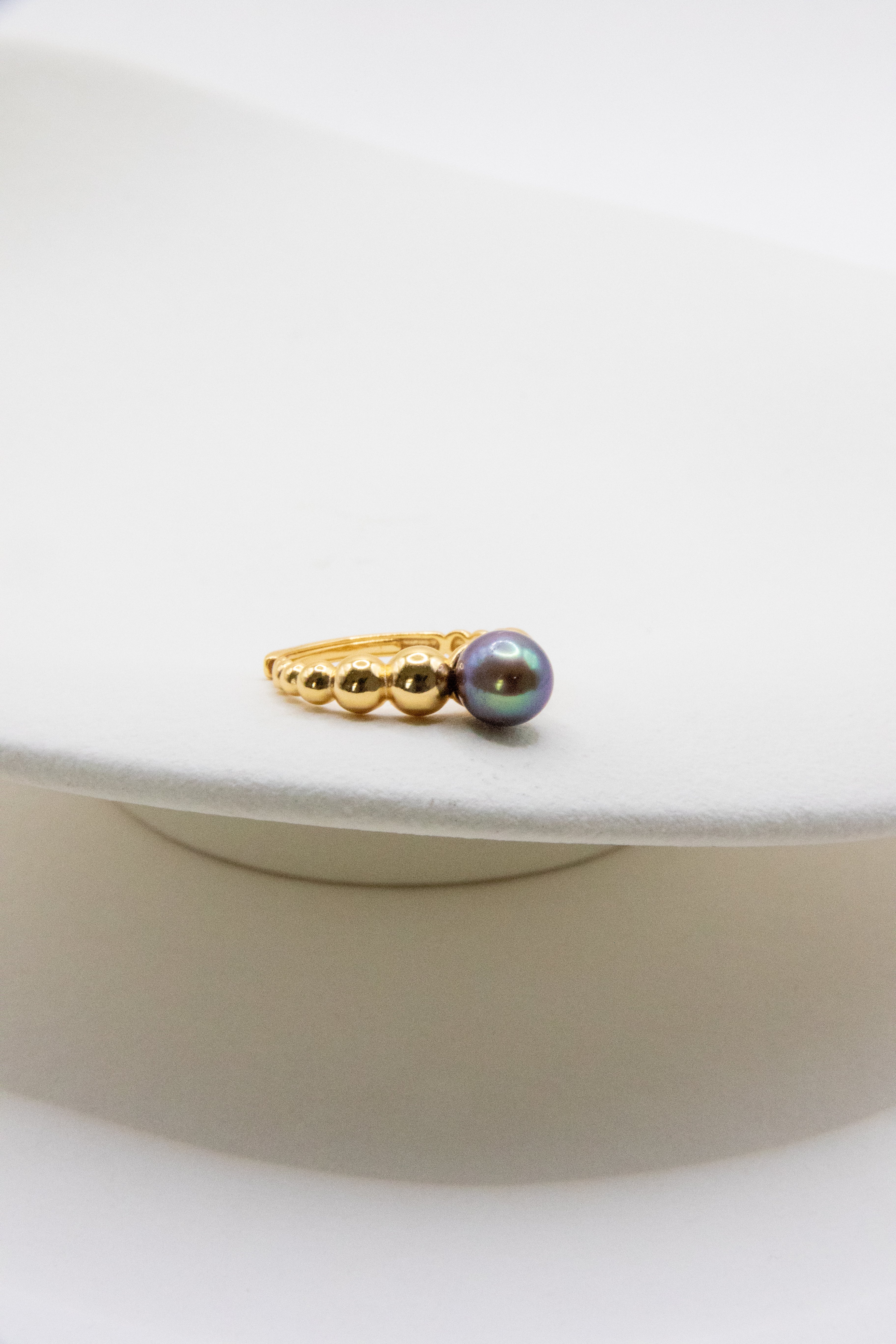 Natural dark blue/green toned freshwater seedless pearl ring