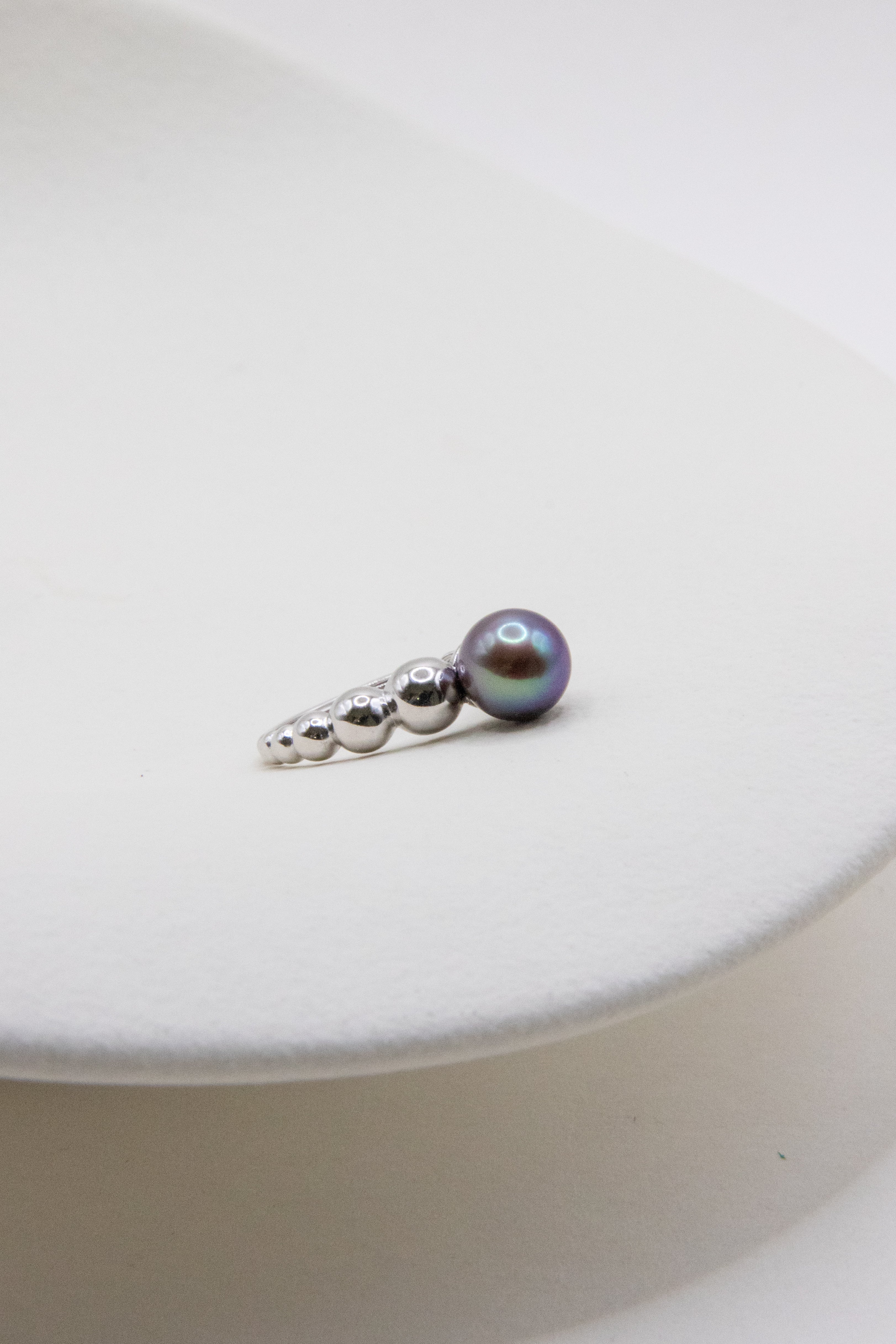 Natural dark blue/green toned freshwater seedless pearl ring