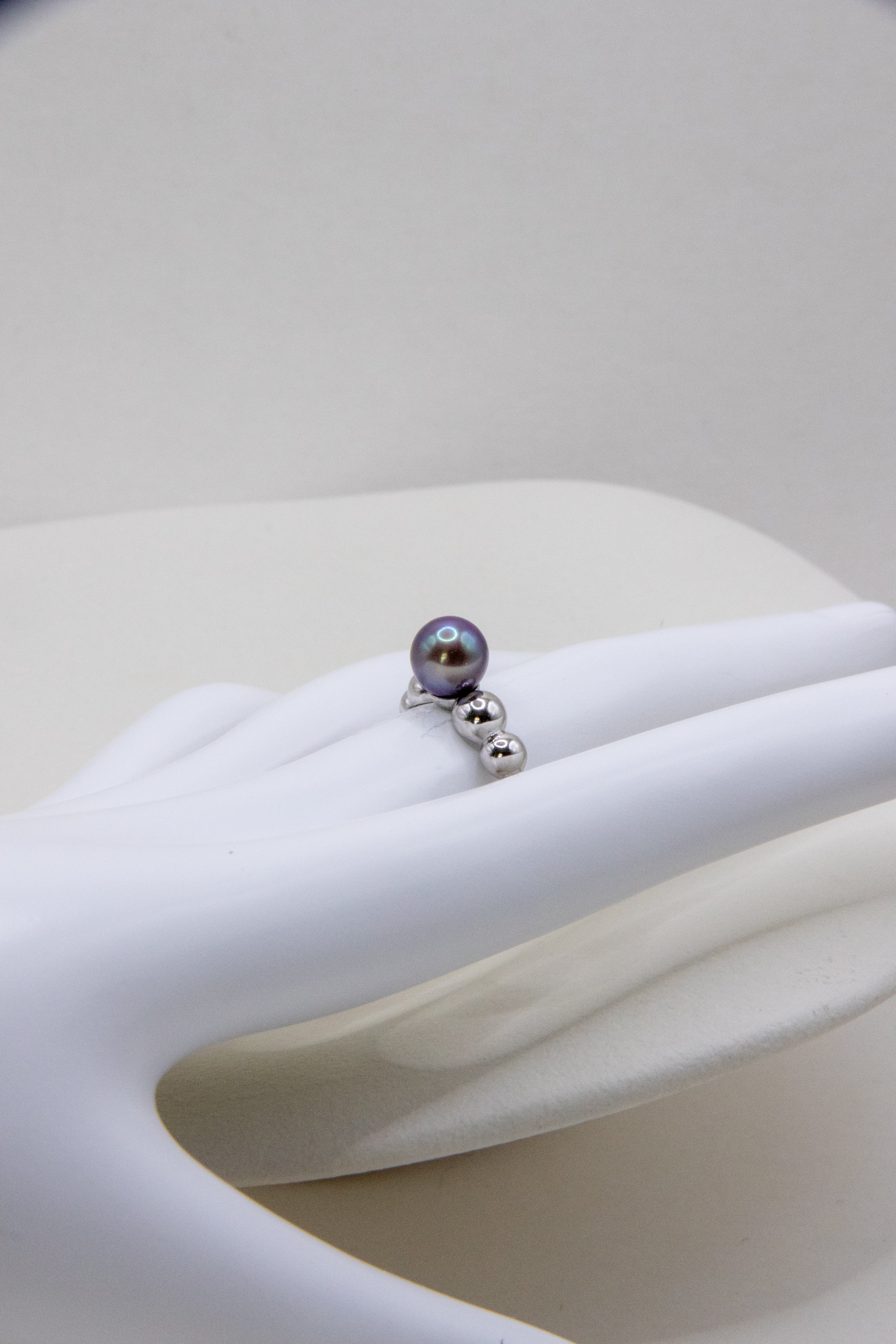 Natural dark blue/green toned freshwater seedless pearl ring
