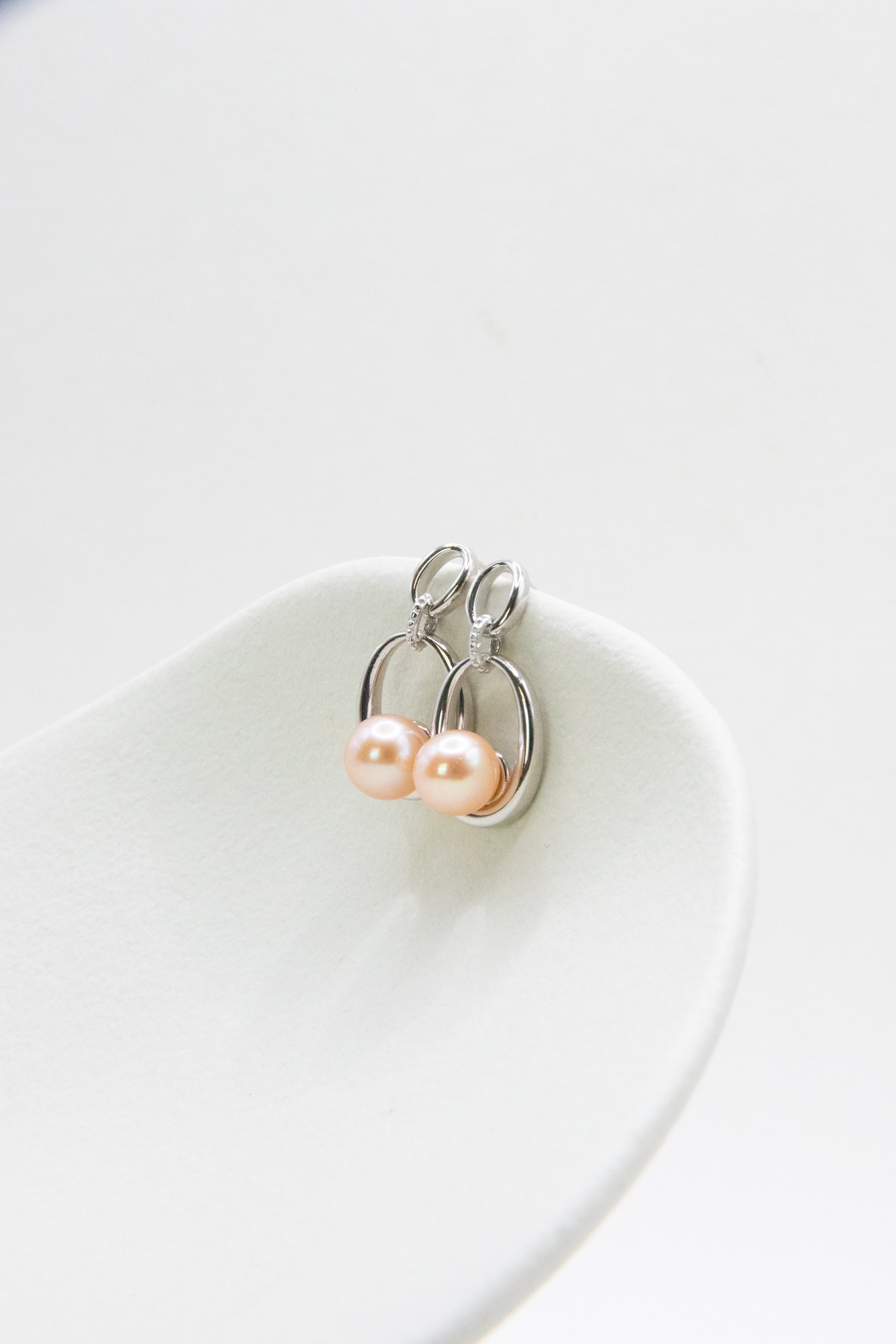Daily Oval Small pearl earrings