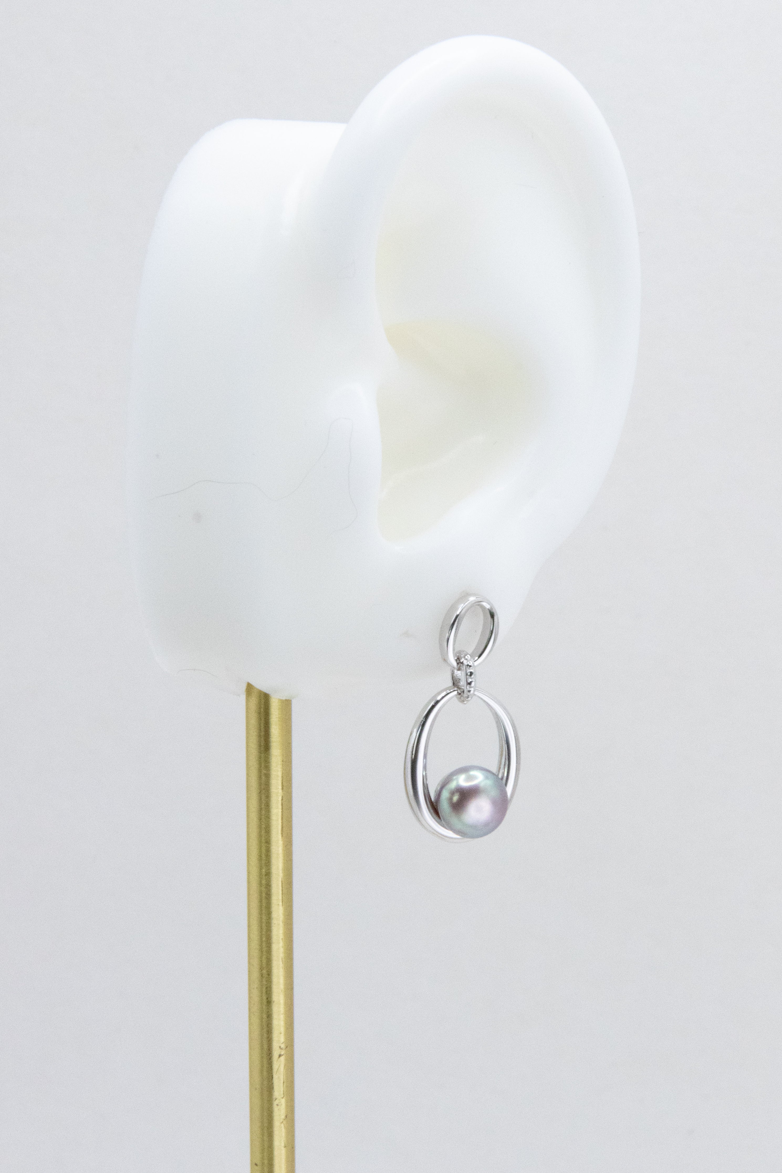 Daily Oval Small pearl earrings