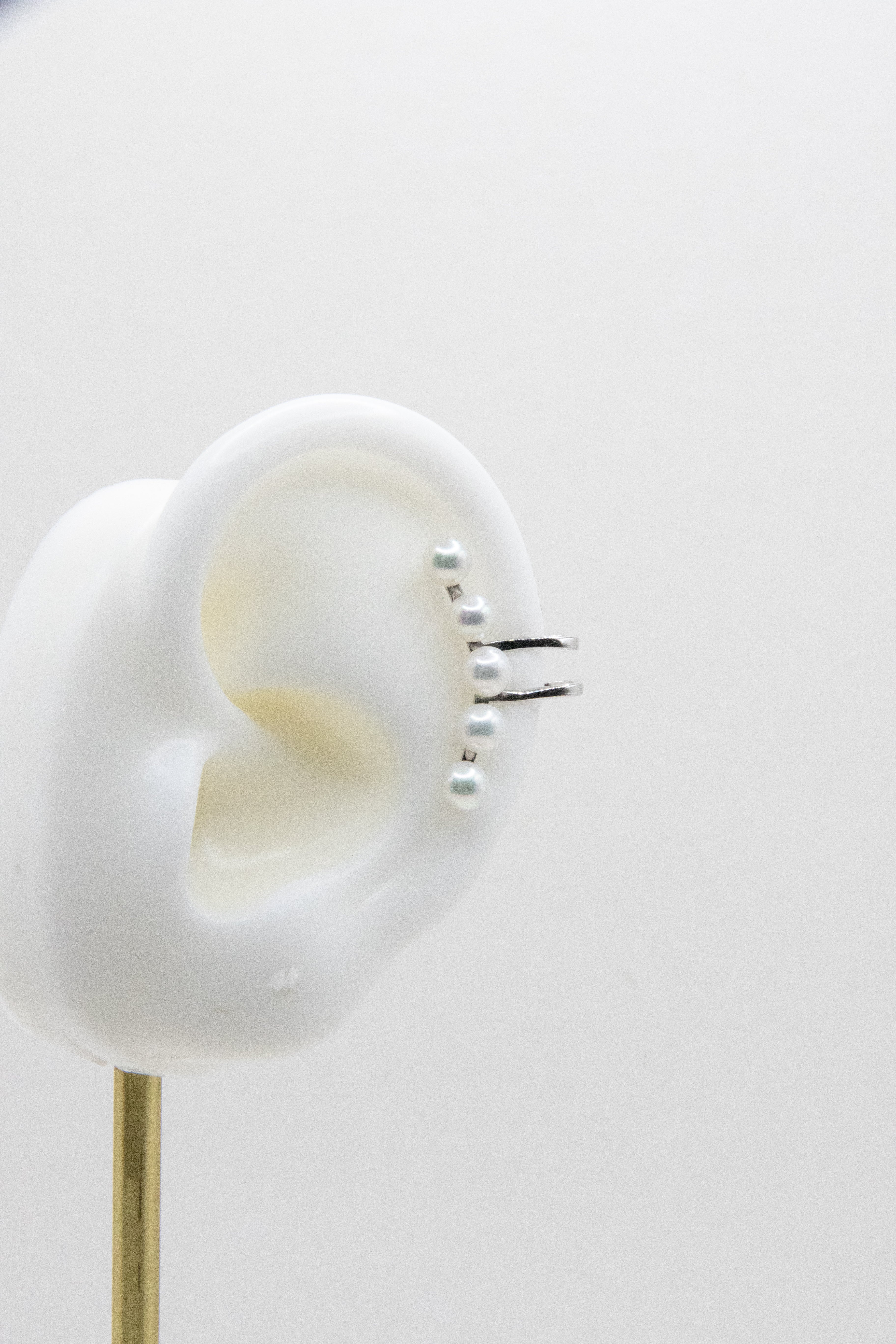 Classic mini white pearls ear cuff-Golden/silver versions