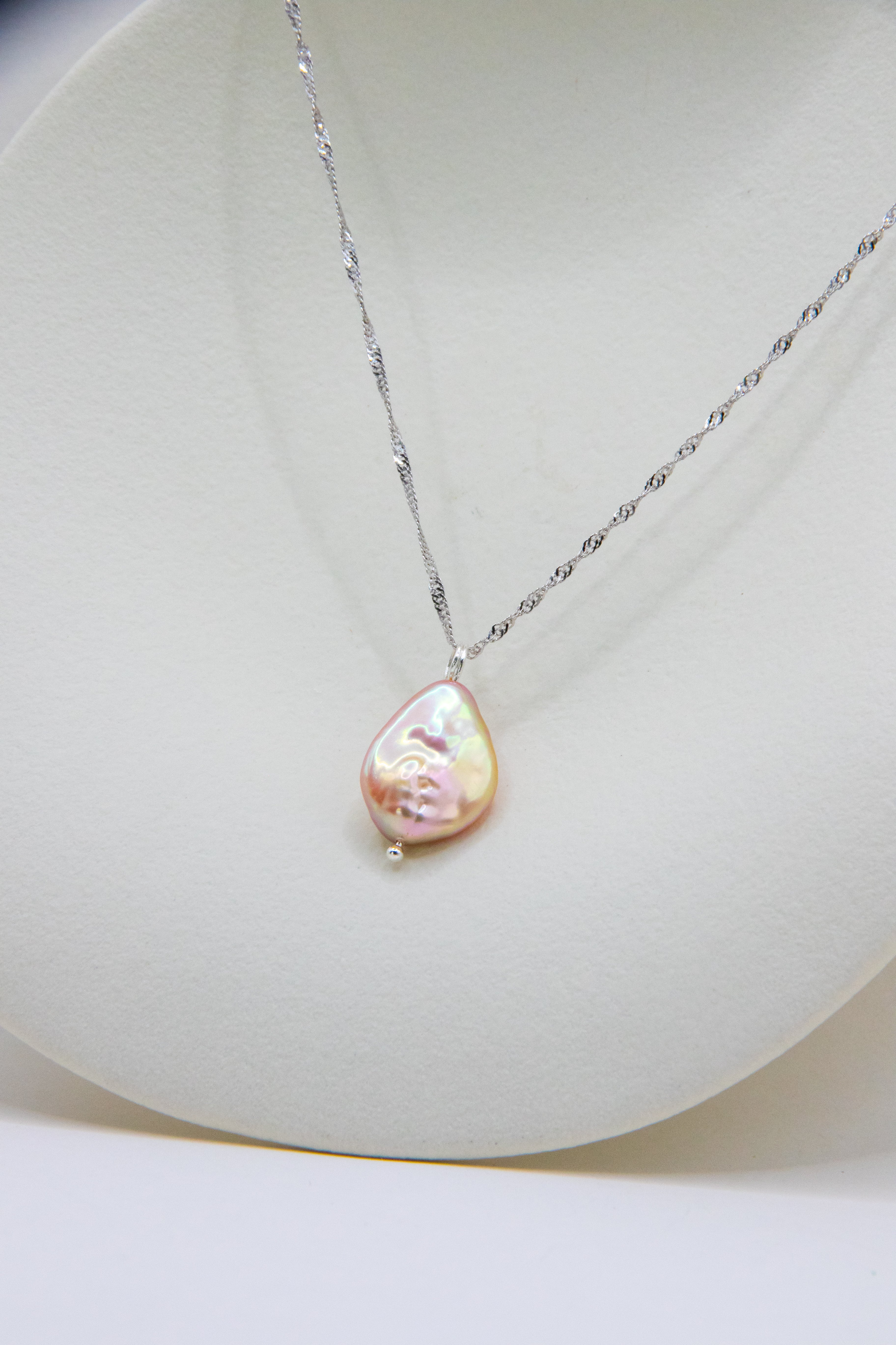 Dreamy Teardrop Pearl Pendant – Iridescent Colorful Freshwater Pearl on 925 Silver Chain