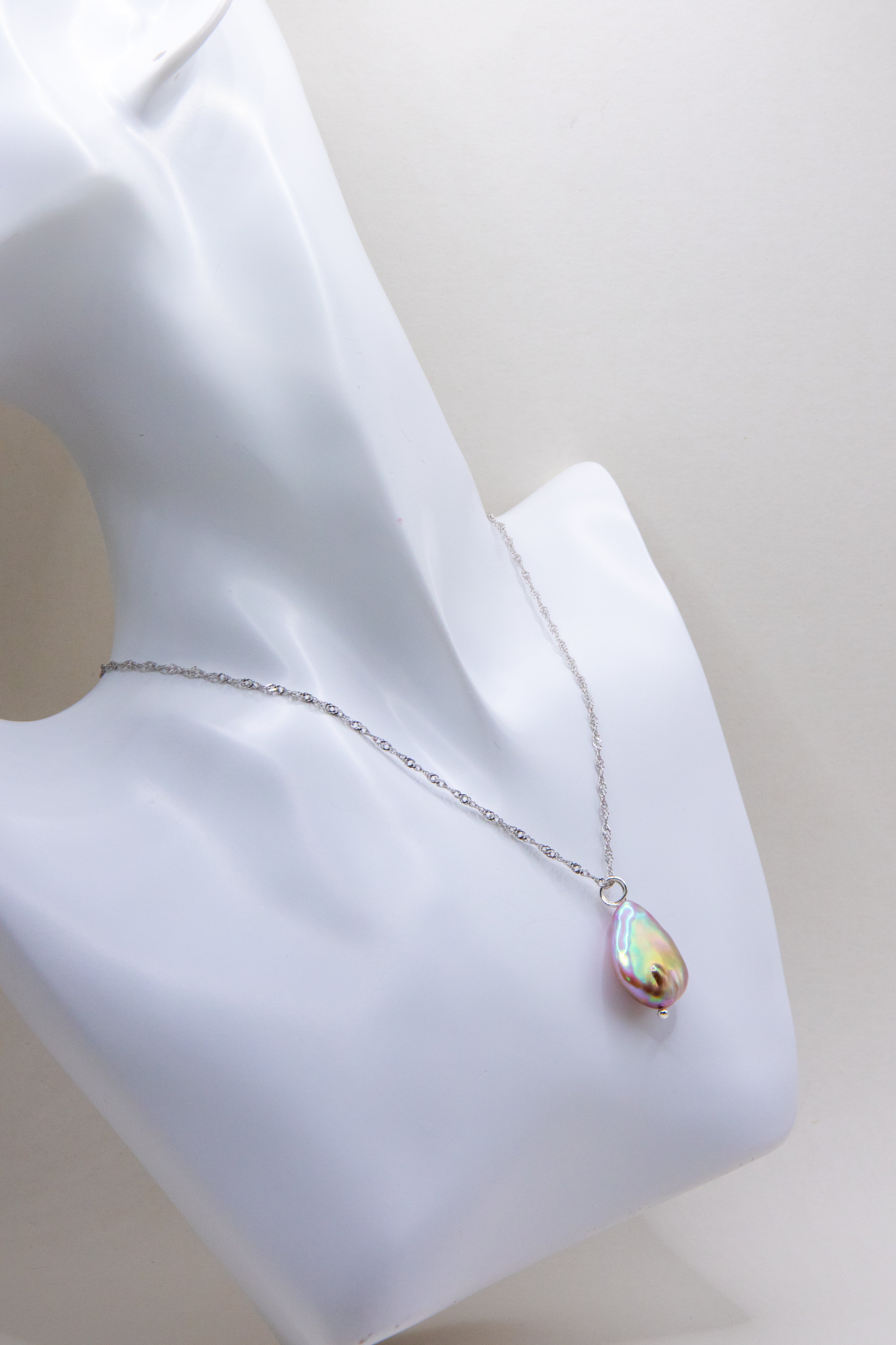 Dreamy Teardrop Pearl Pendant – Iridescent Colorful Freshwater Pearl on 925 Silver Chain