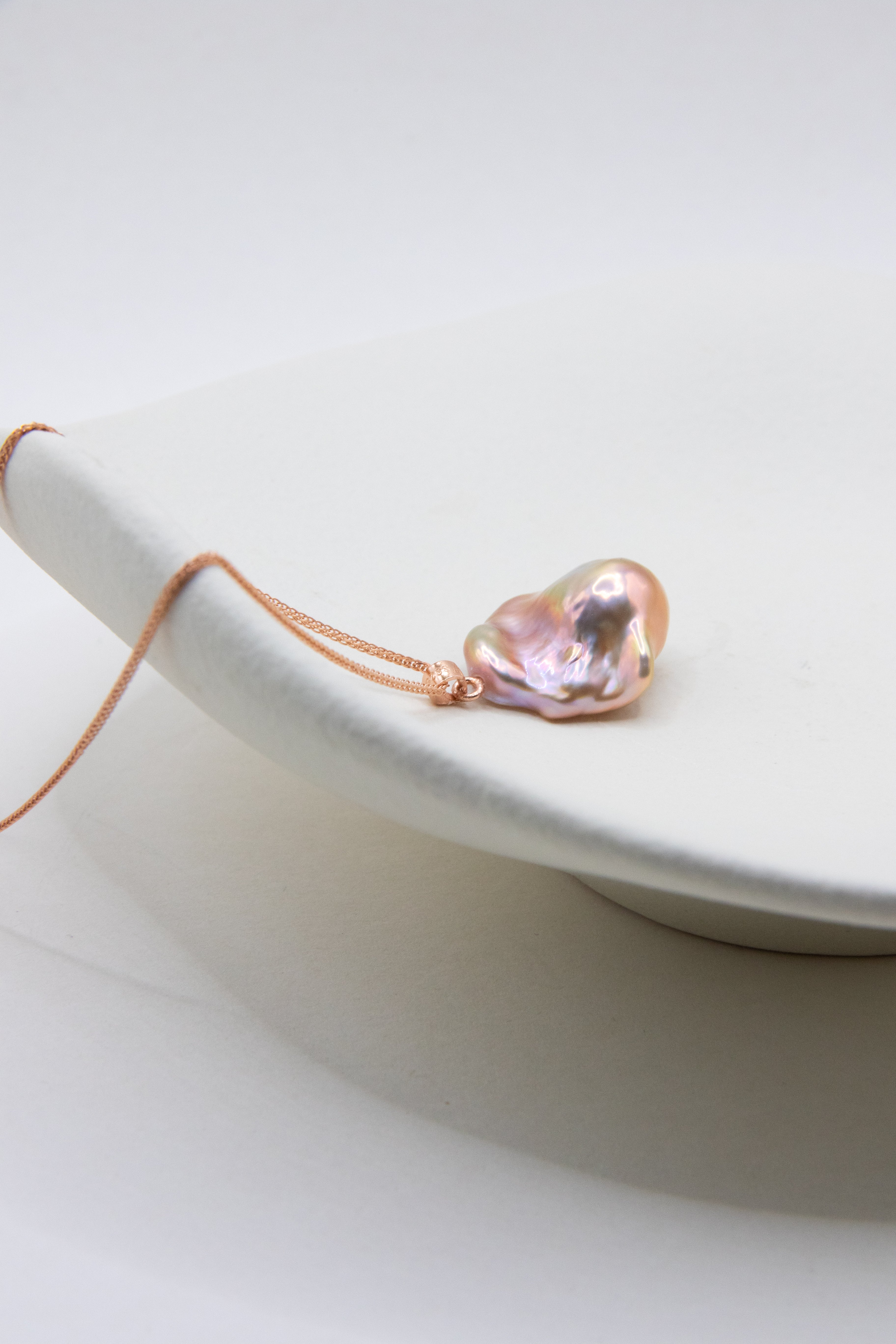 Metallic Rose Baroque Pearl Necklace – High-Luster Natural Freshwater Pearl on Adjustable Rose Gold Chain