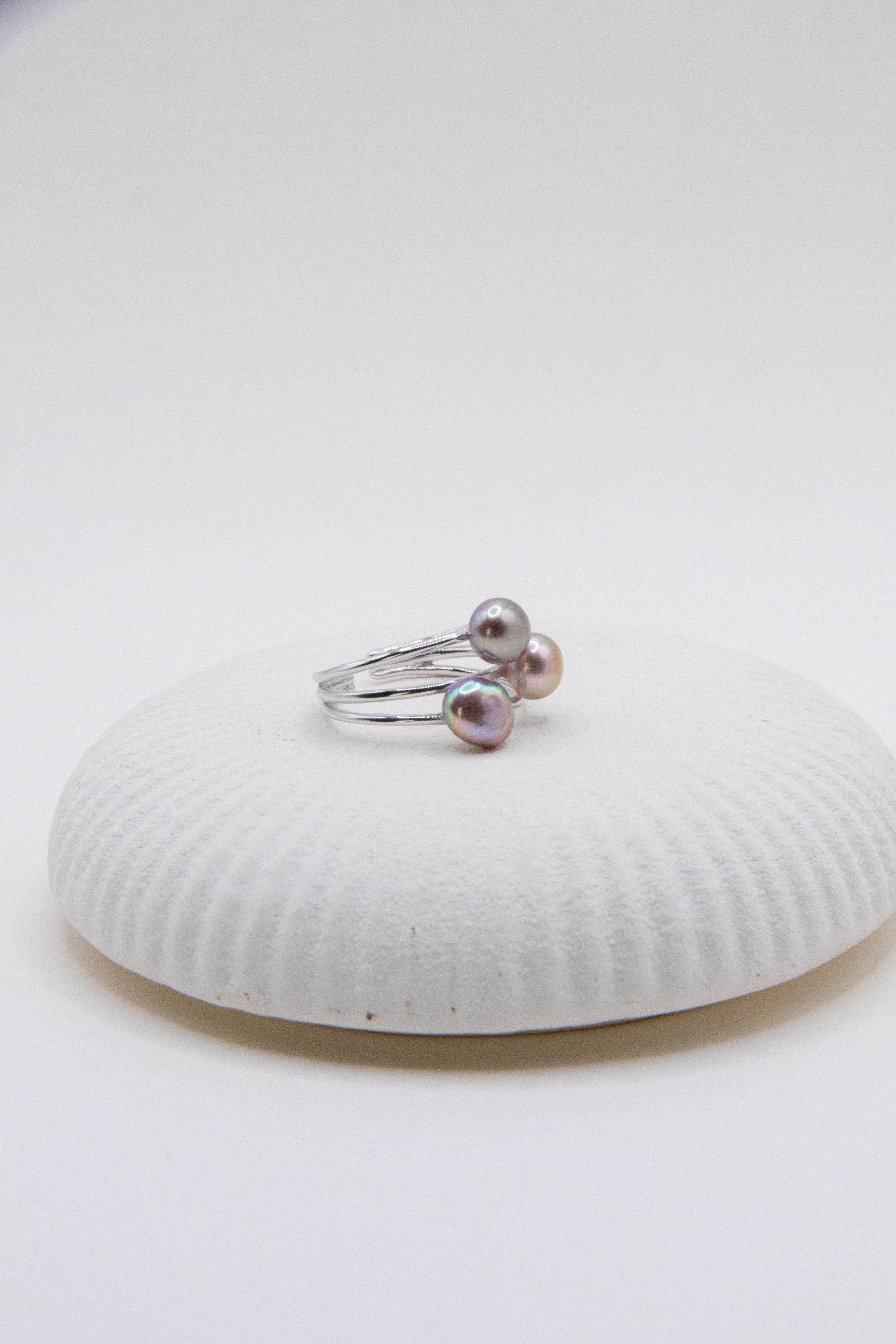 EXCELLENT Triple Seedless Pearl Ring – Metallic Green-Purple Luster on Sterling Silver