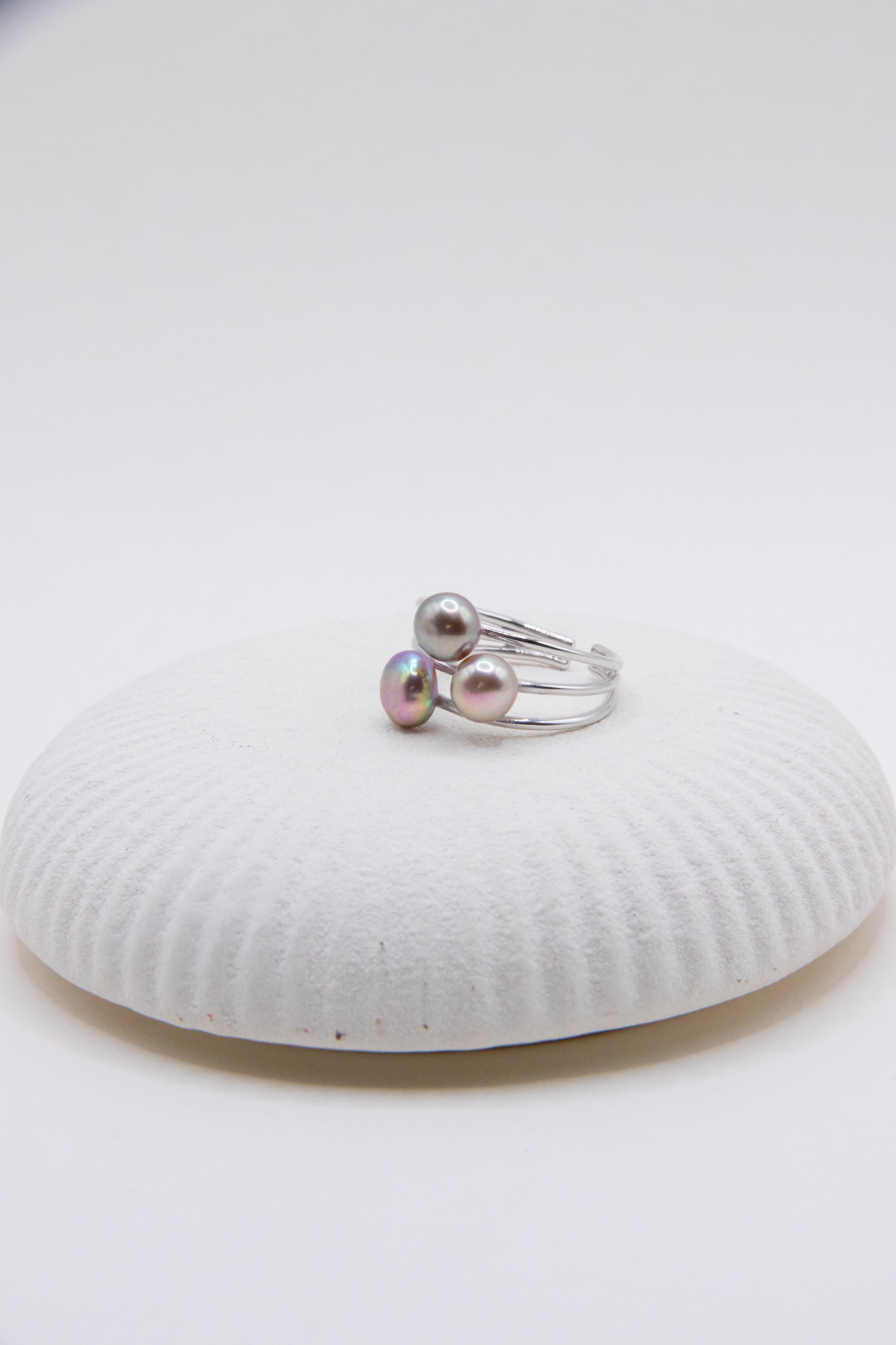 EXCELLENT Triple Seedless Pearl Ring – Metallic Green-Purple Luster on Sterling Silver