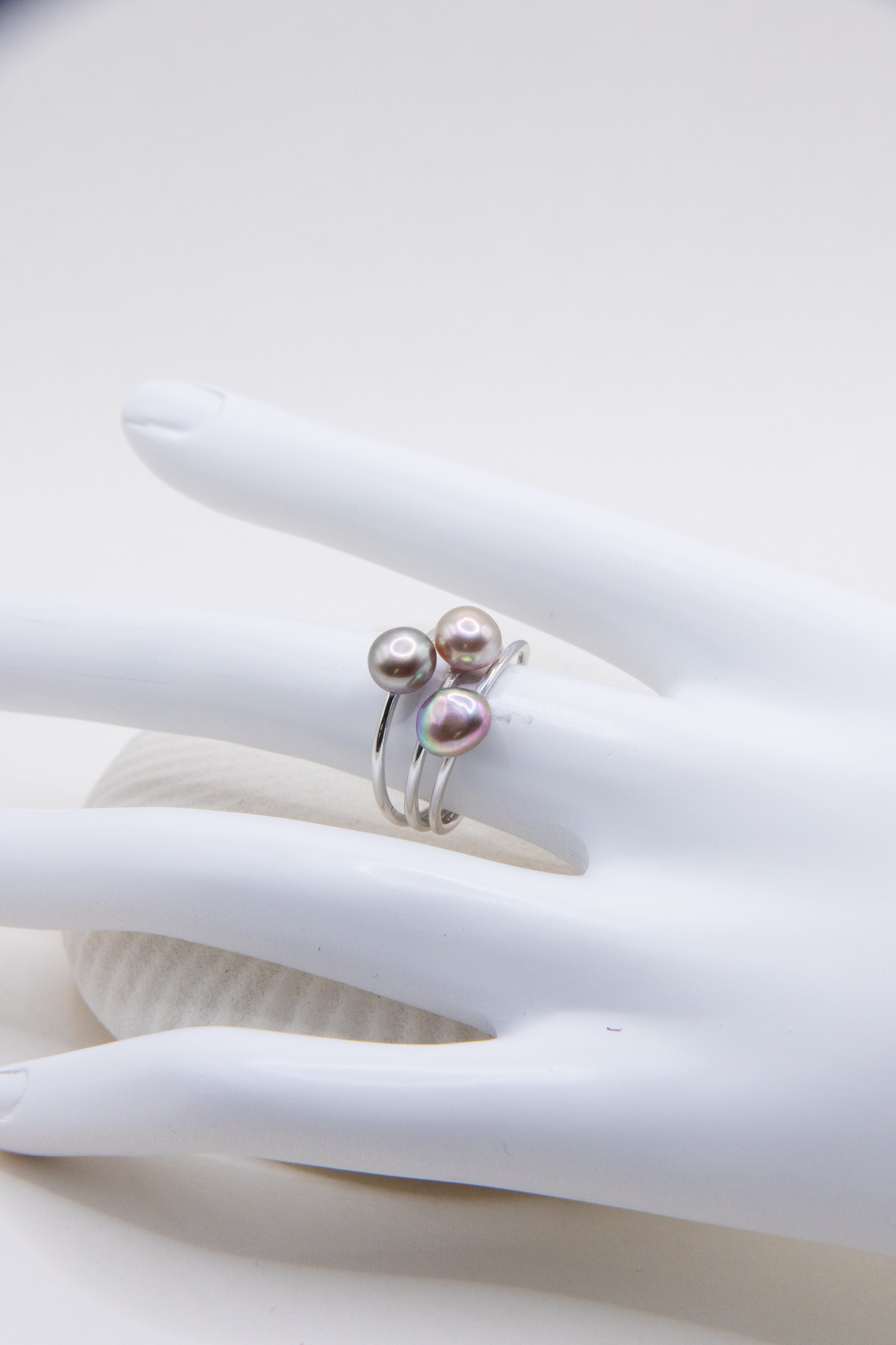 EXCELLENT Triple Seedless Pearl Ring – Metallic Green-Purple Luster on Sterling Silver