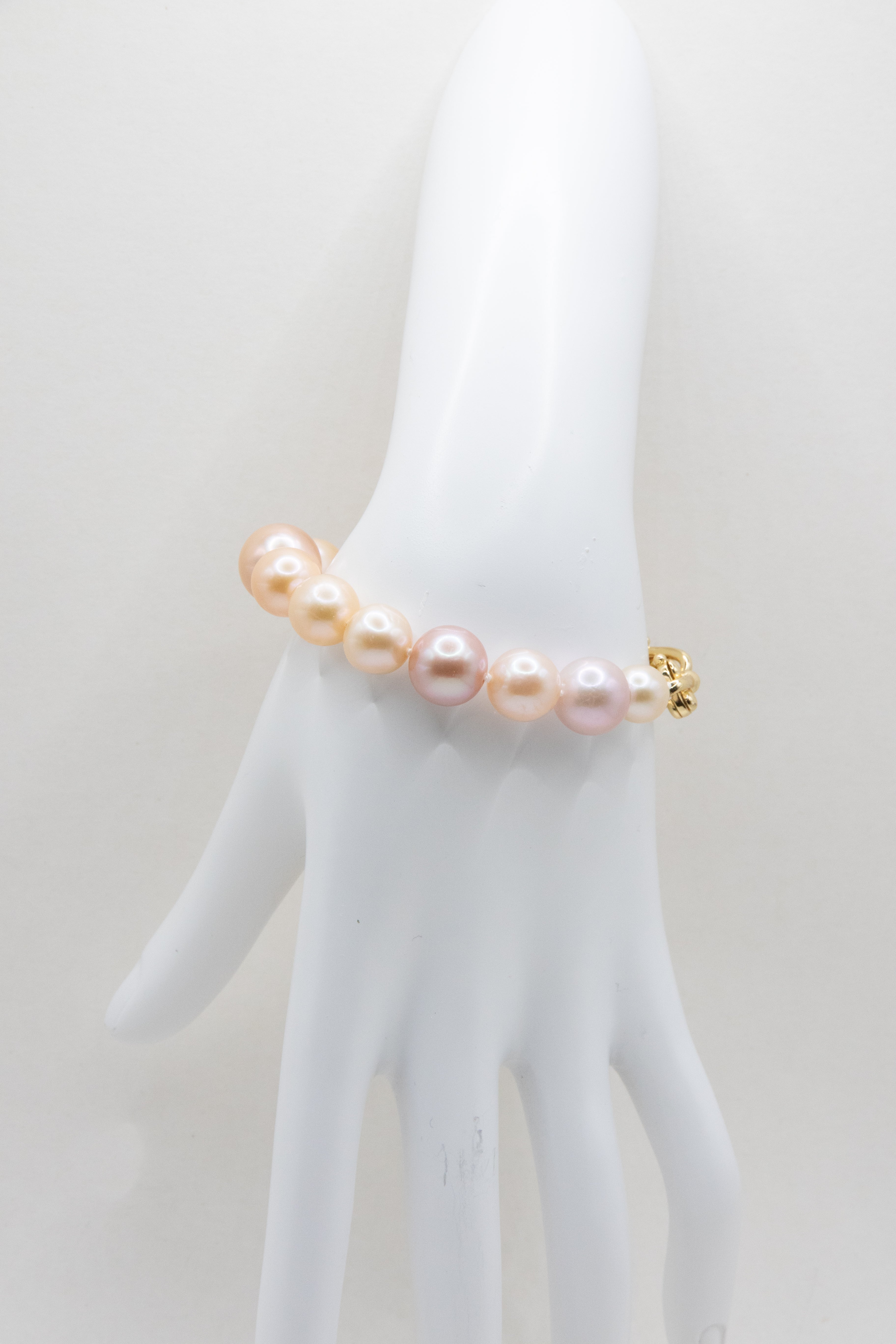 Candy Toned Large Pearl Bracelet – Entry-Level Freshwater Pearls bracelet