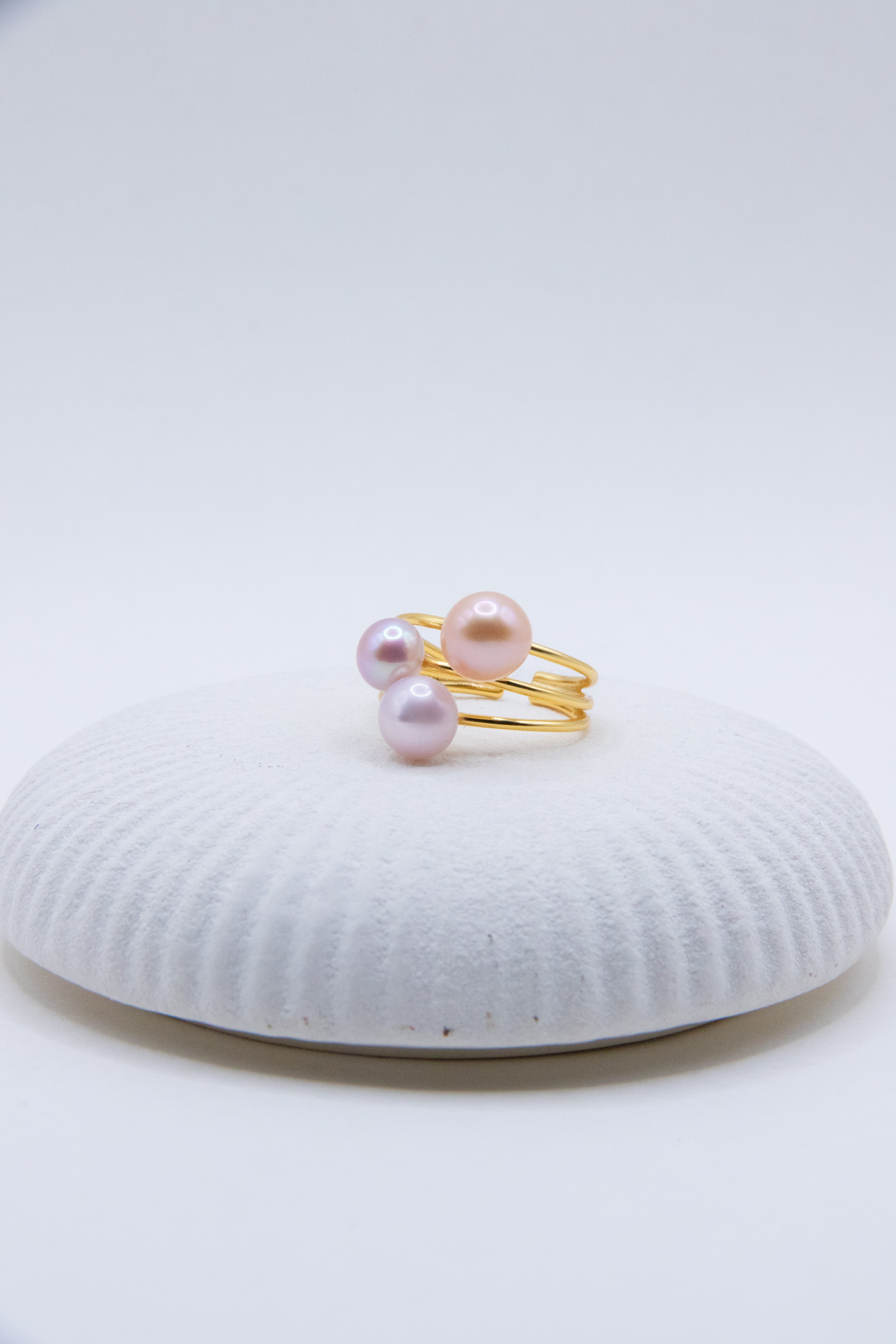 Triple pearl ring-Daily colors.