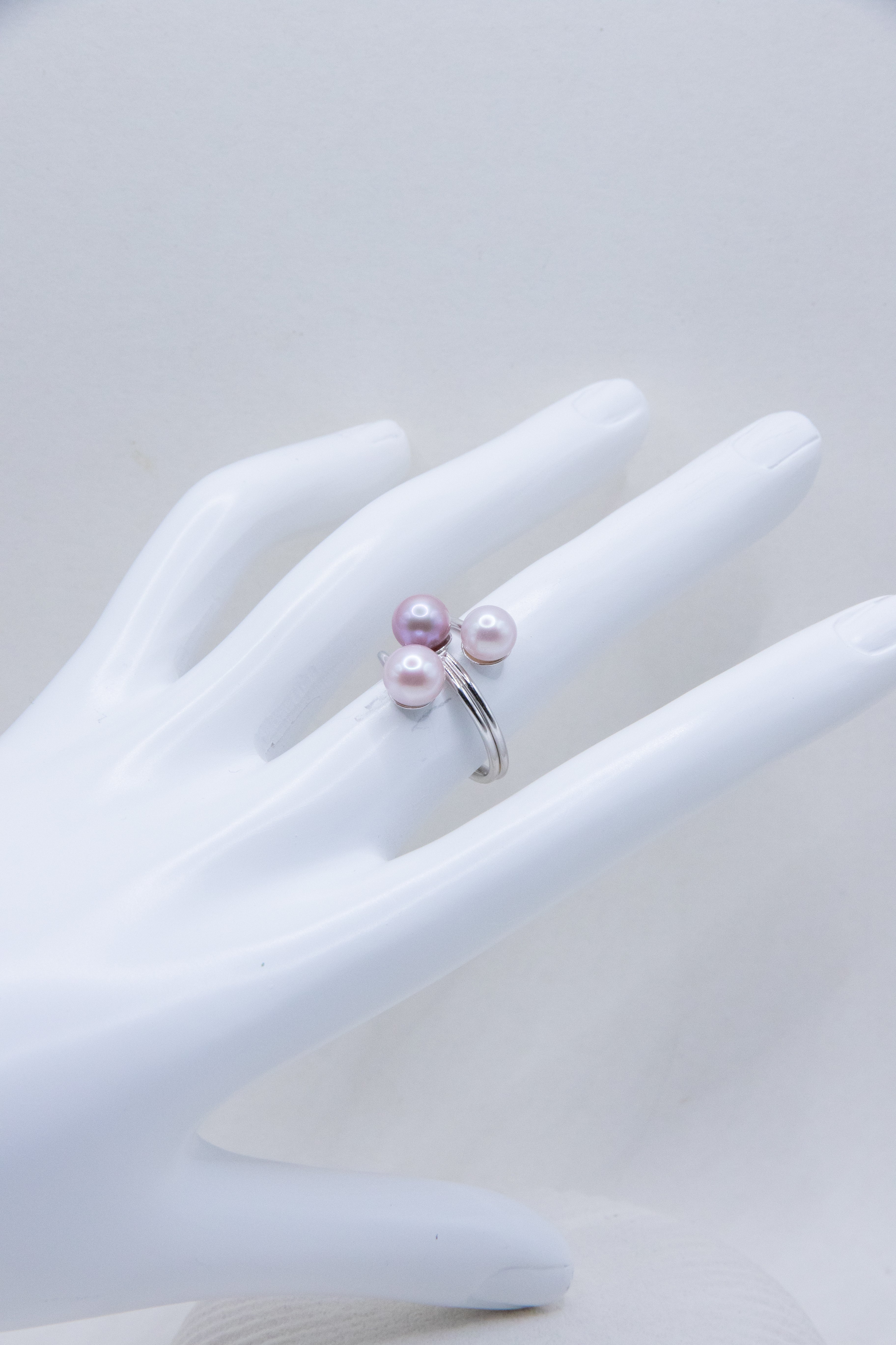 Triple pearl ring-Daily colors.