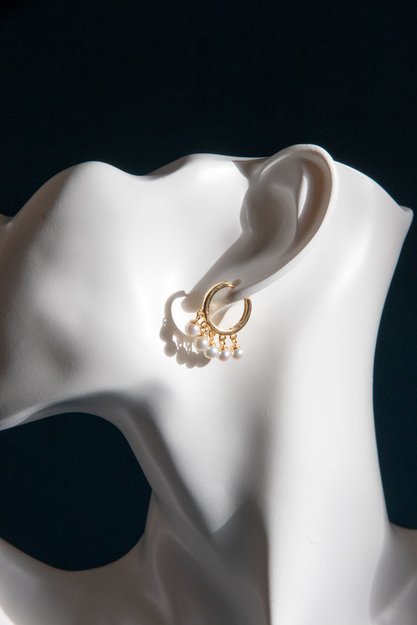 Dancing Mini White Pearl Hoop Earrings – 5-Pearl Cluster on Gold-Plated Hoops