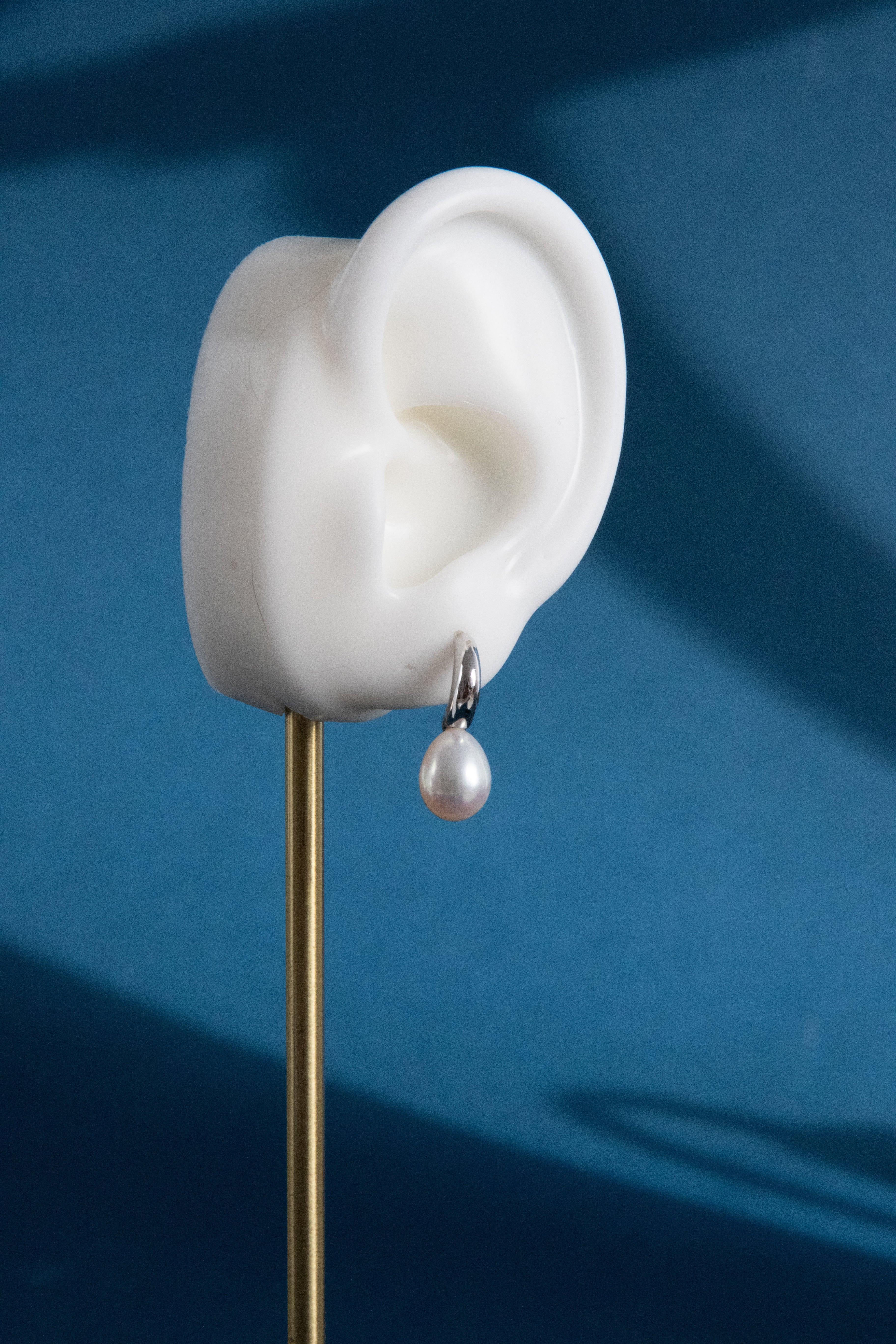 Everyday Drop Pearl Earrings – White Petal Pearls series 1