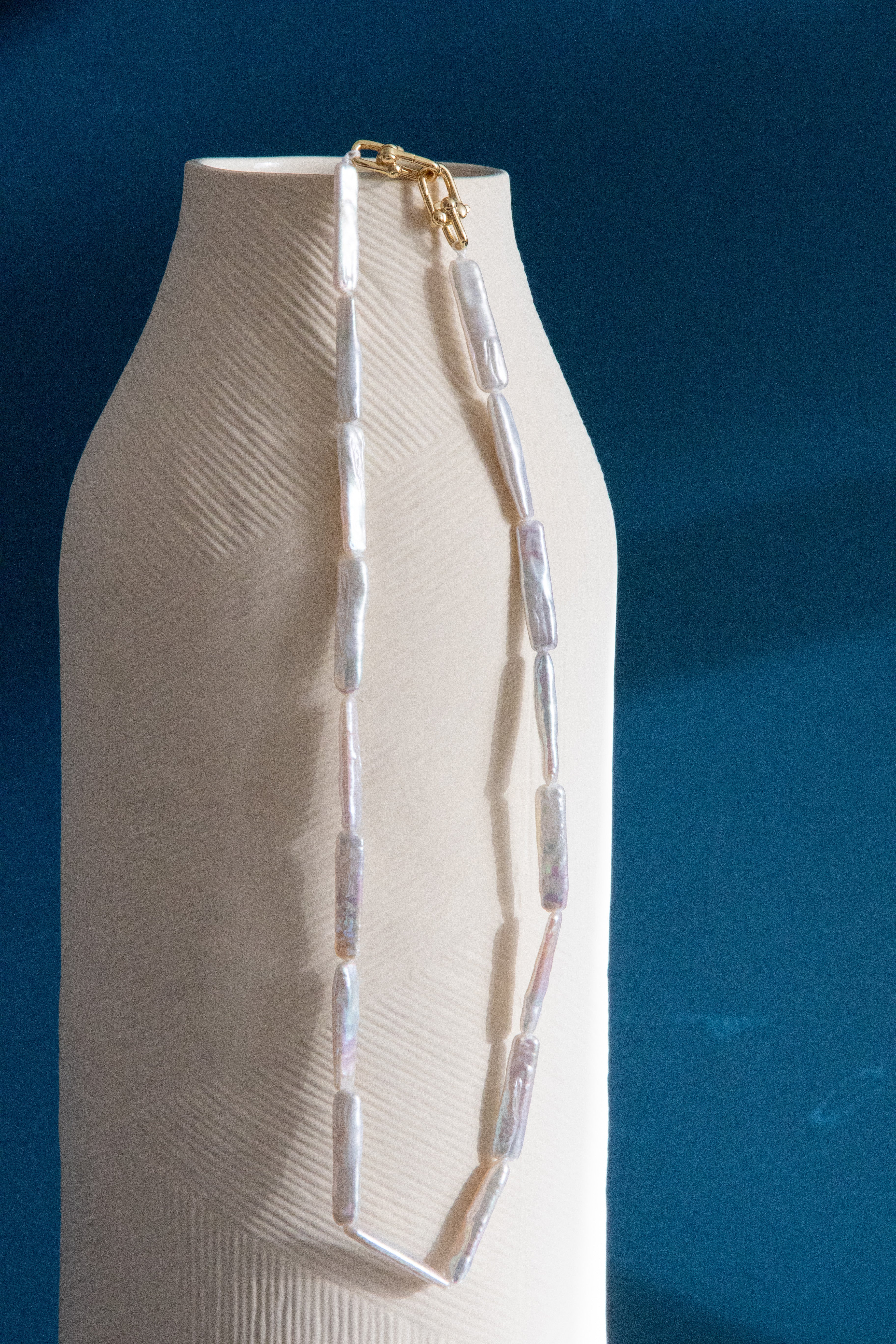 Pure White Baroque Stick Pearl Necklace – Modern Freshwater Elegance | Studio MuHe