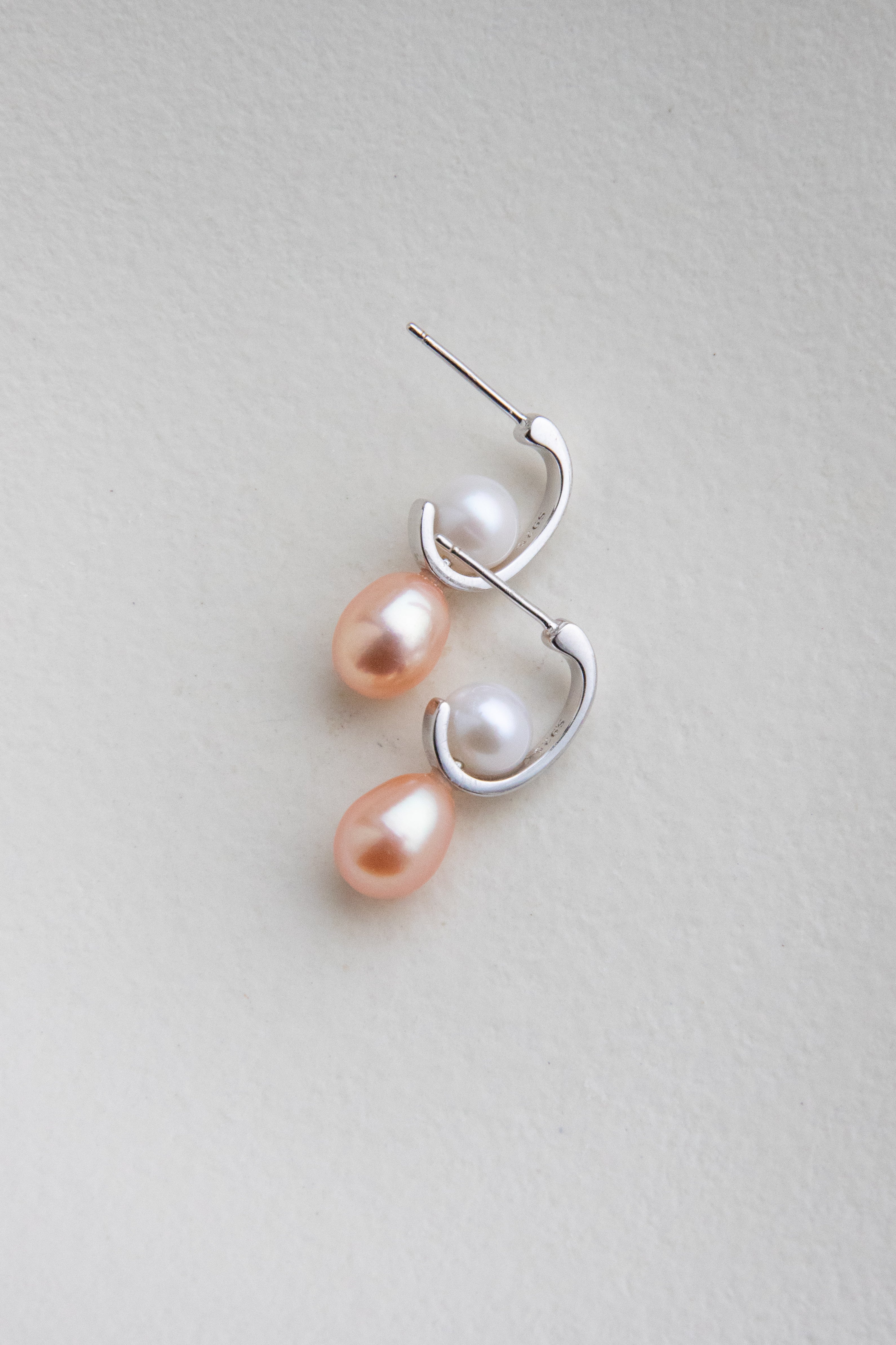 Everyday colorful seedless pearl ear studs