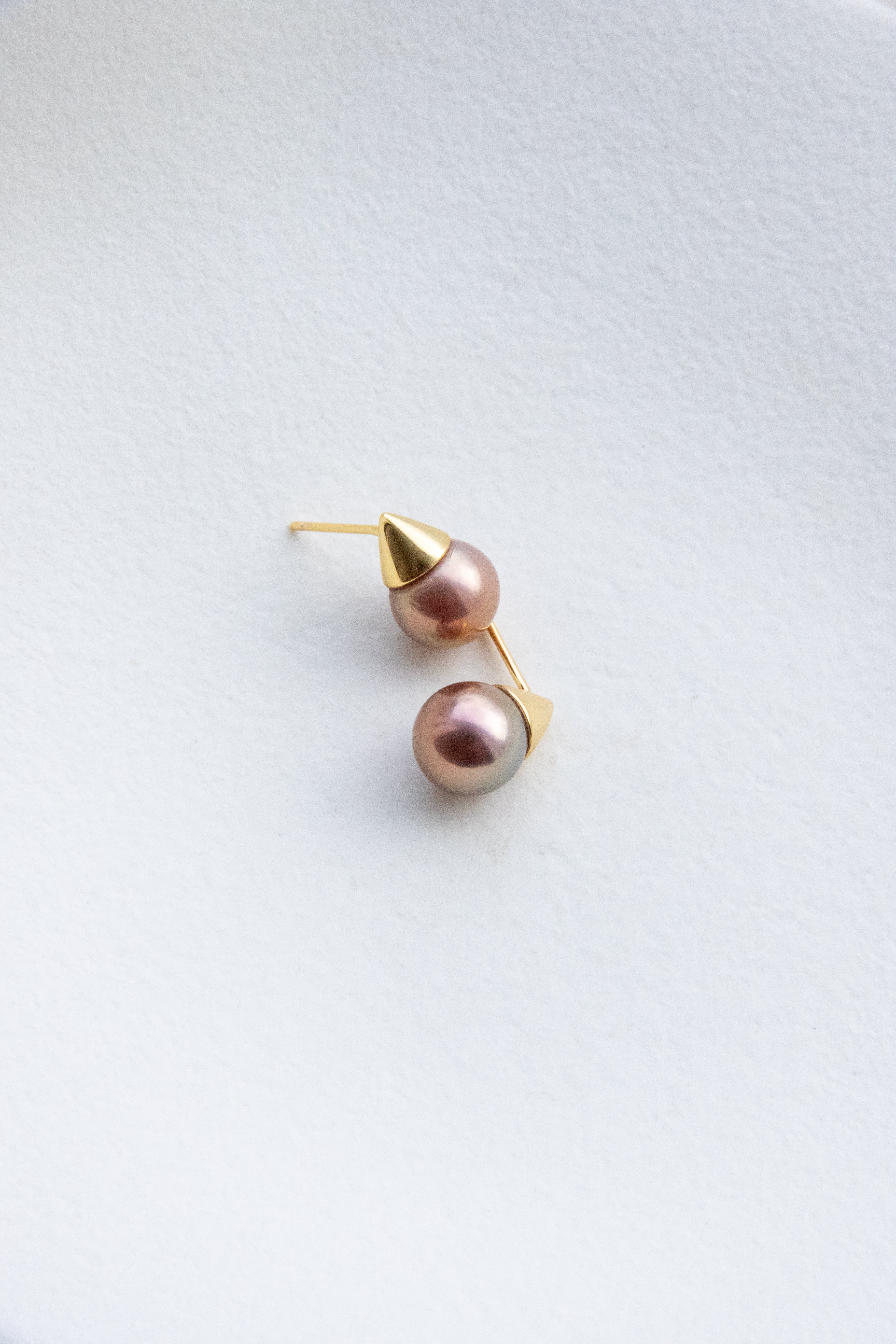 9mm Metallic Freshwater Pearl Stud Earrings – Deep Mirror Shine