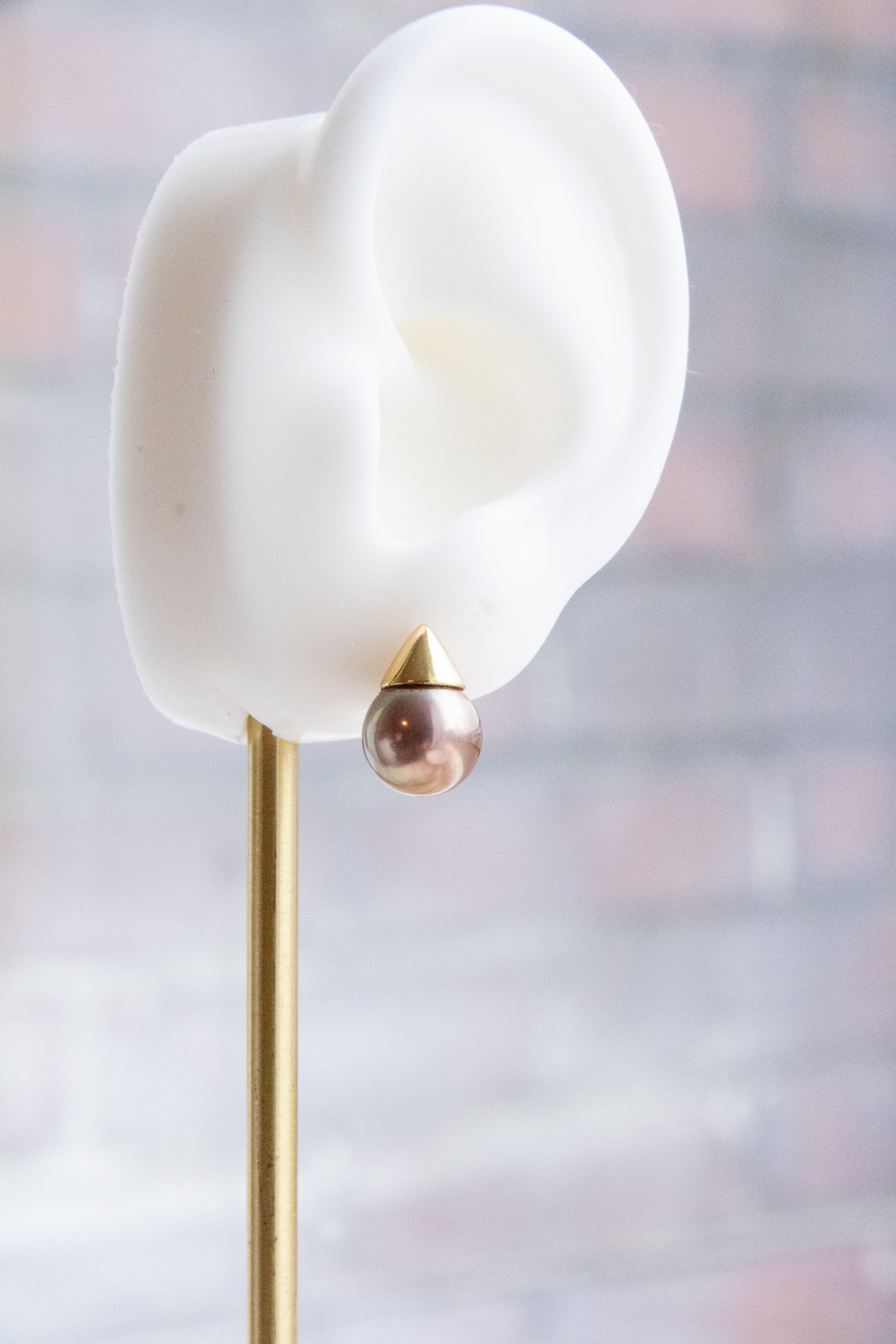 9mm Metallic Freshwater Pearl Stud Earrings – Deep Mirror Shine