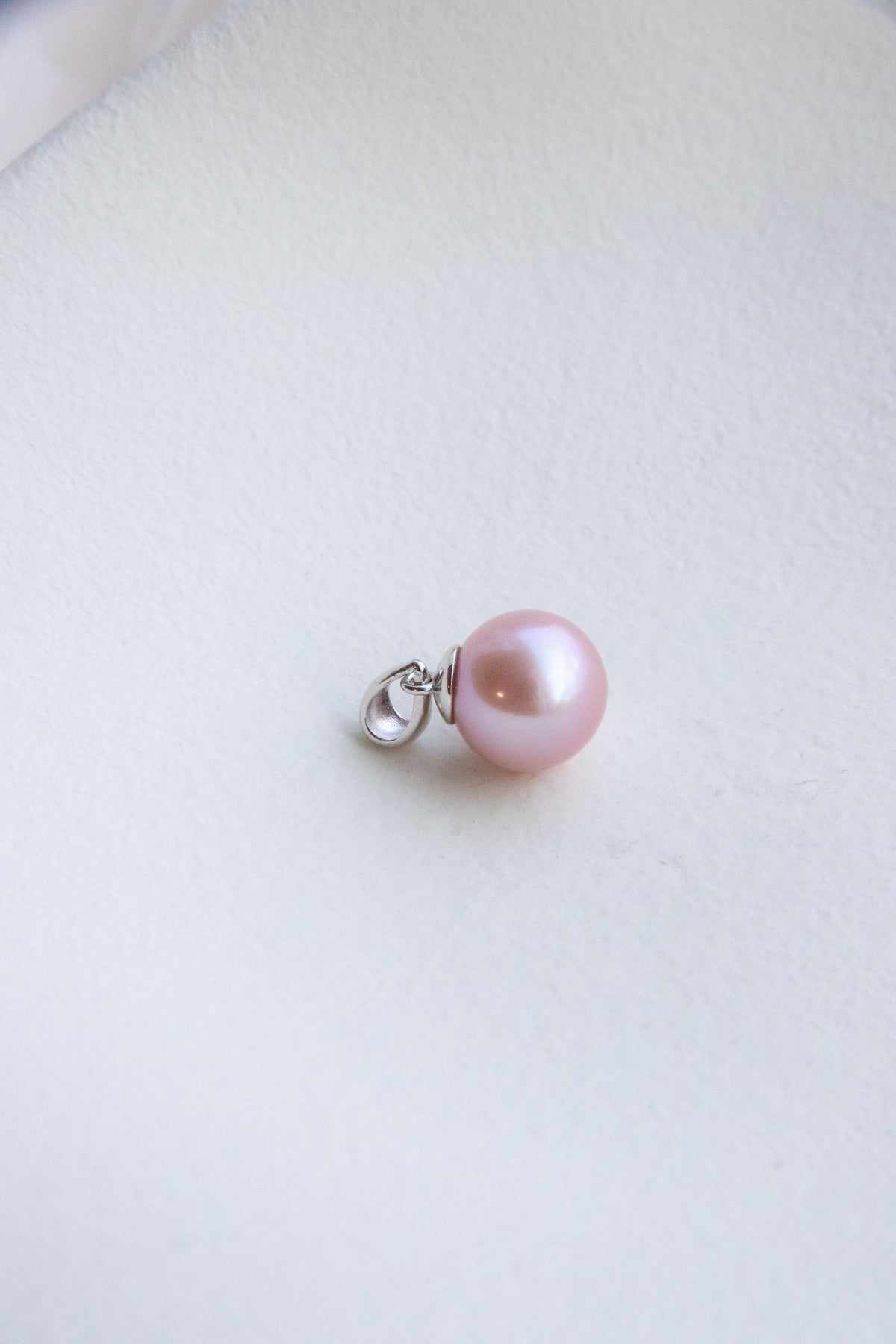 Silky Pink Round Pearl Pendant – 11.66mm Natural Flawless Lustre | Classic Design