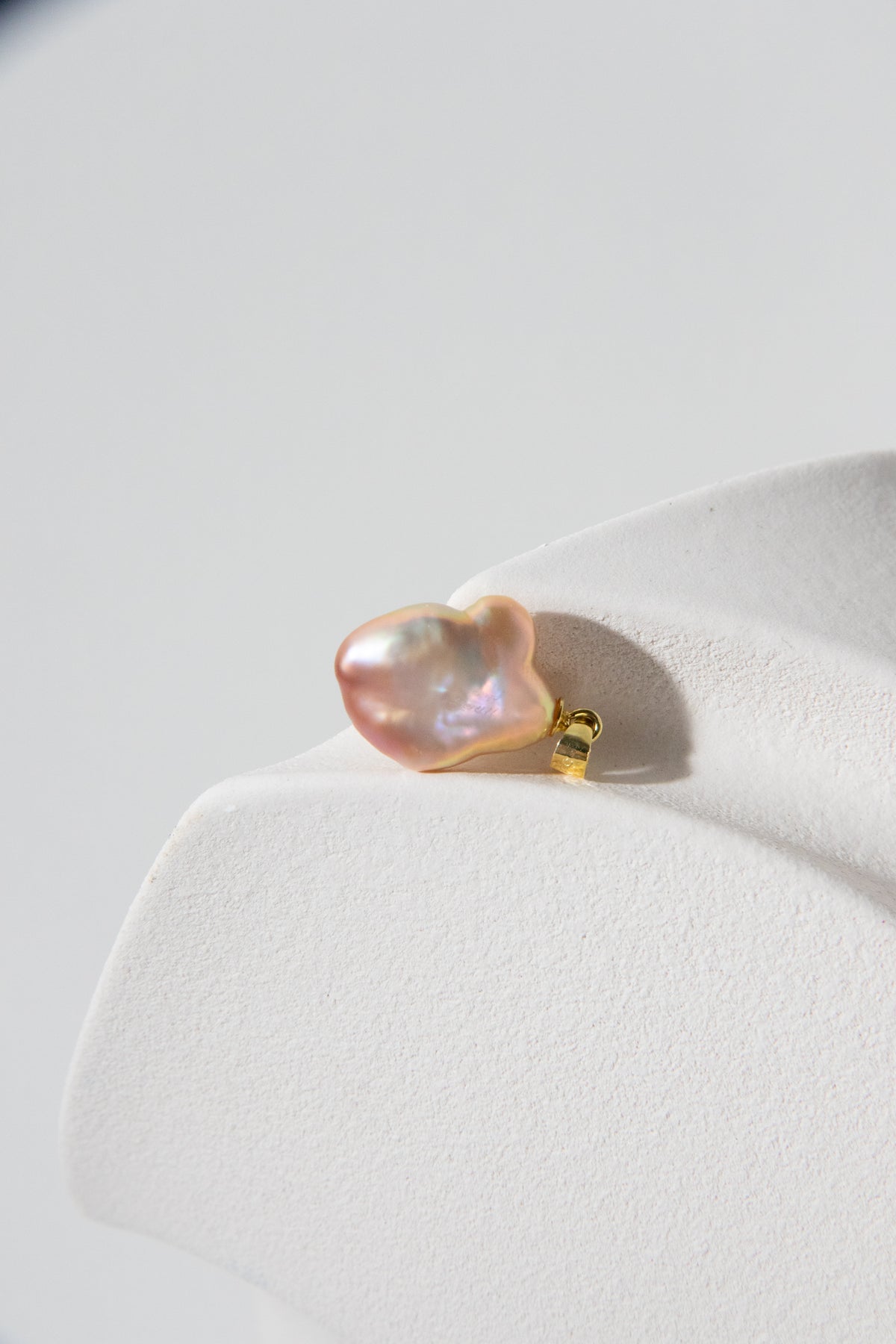 Freshwater clover pearl pendant-Golden sky
