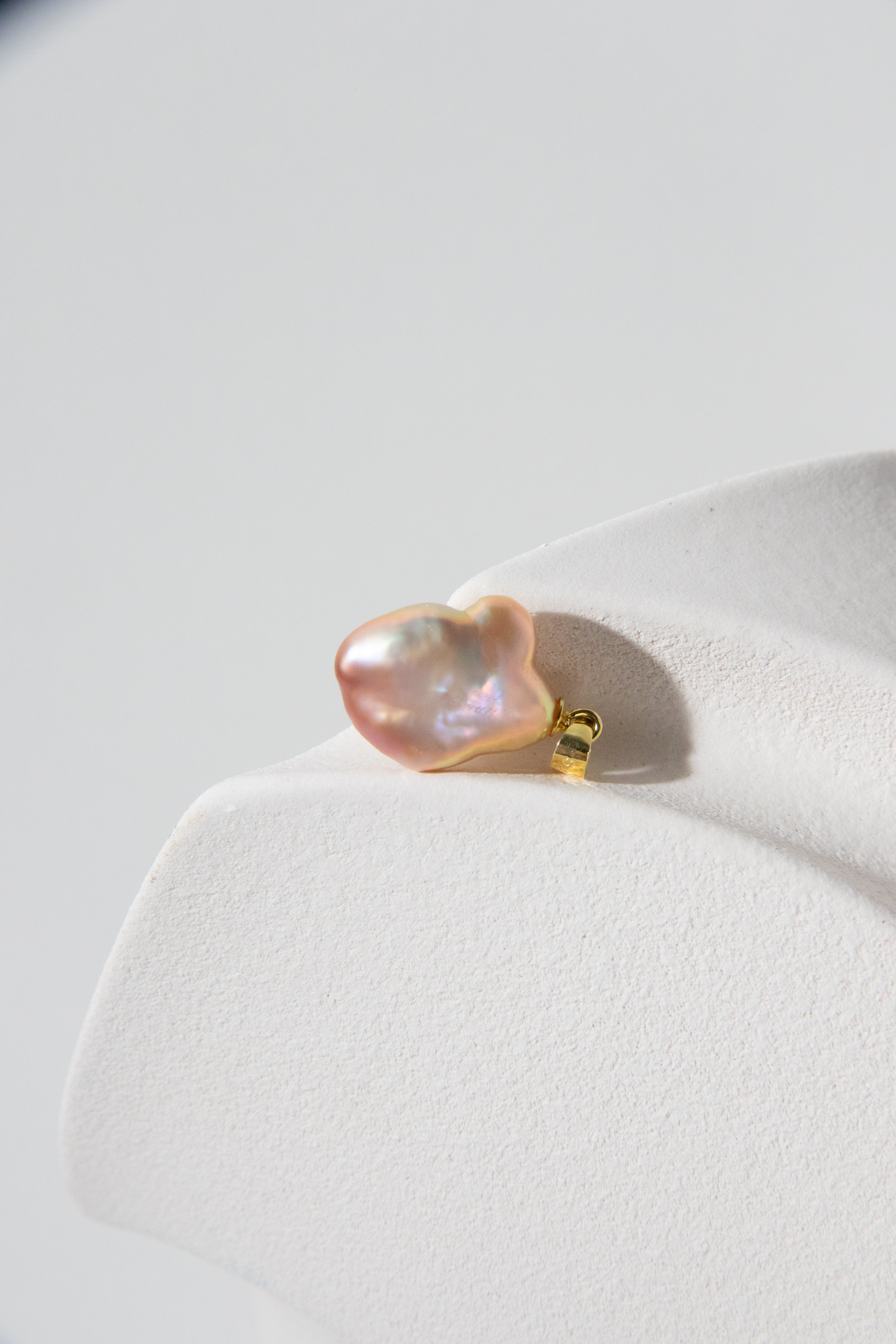 Freshwater clover pearl pendant-Golden sky