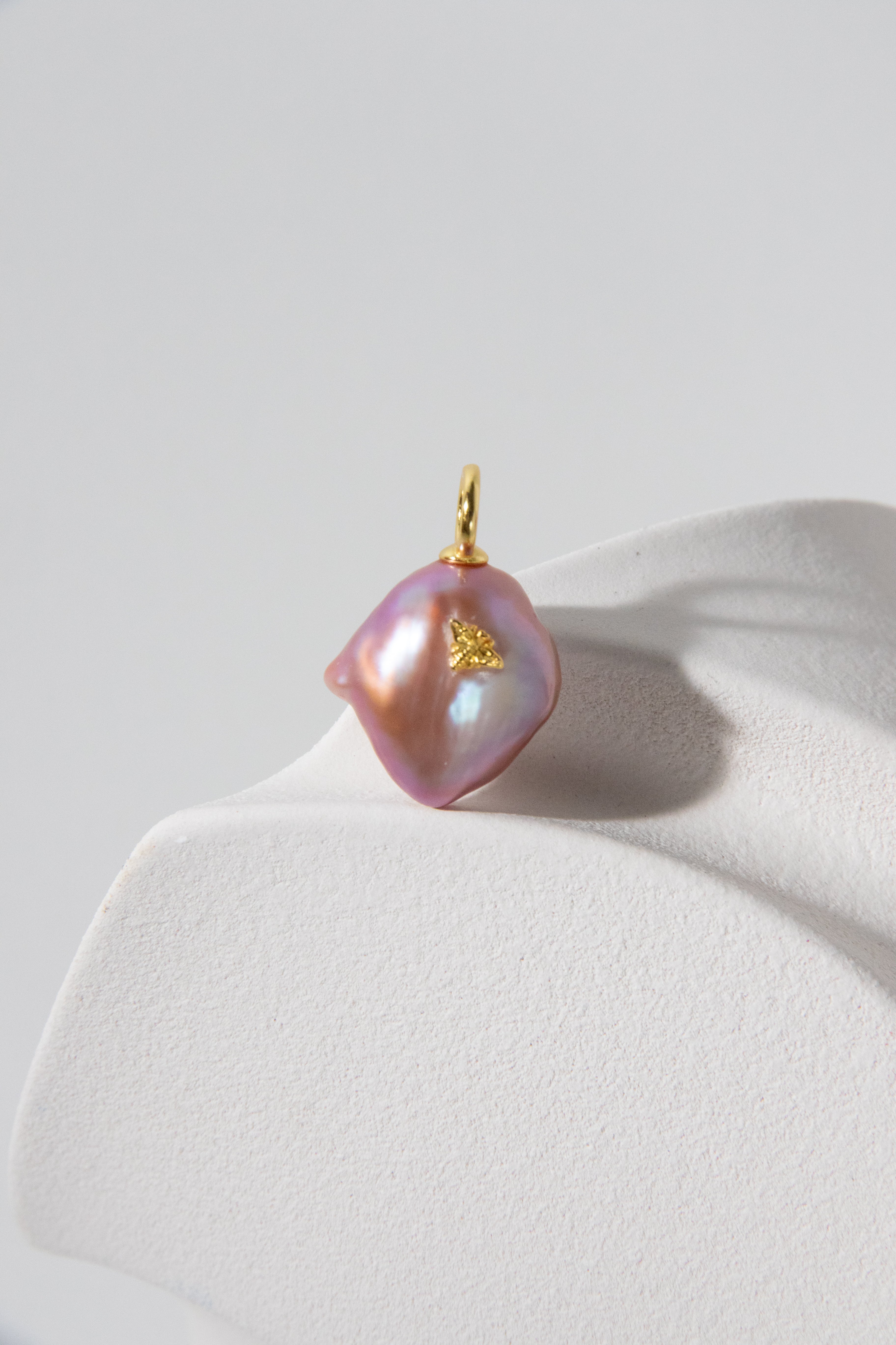 Freshwater pearl clover shape pendant-Summer Grape