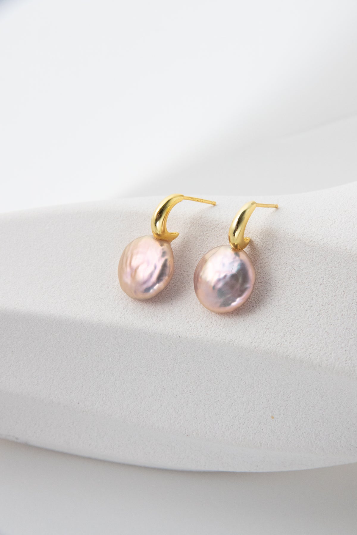 Excellent level metallic color natural freshwater button pearl ear studs-"Rose Shine"