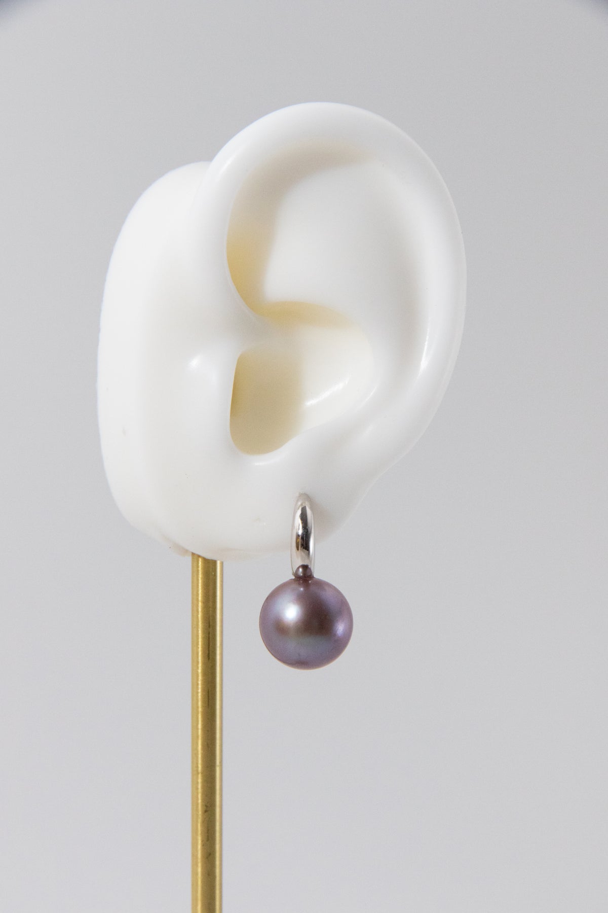 "Midnight Shine" Entry level natural freshwater blue-toned dark purple ear studs.