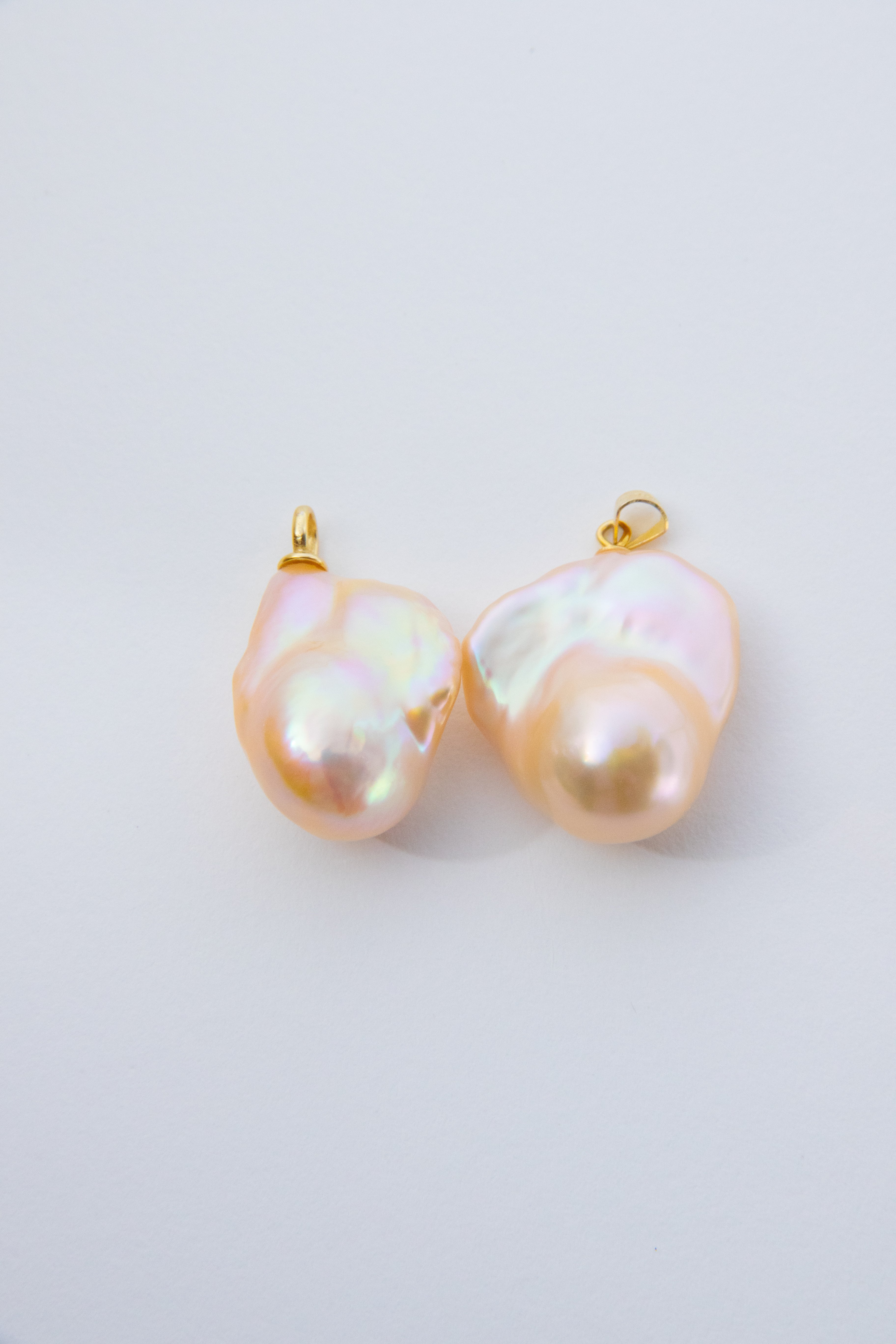 Champagne Friends-Unique natural baroque pearl pendant