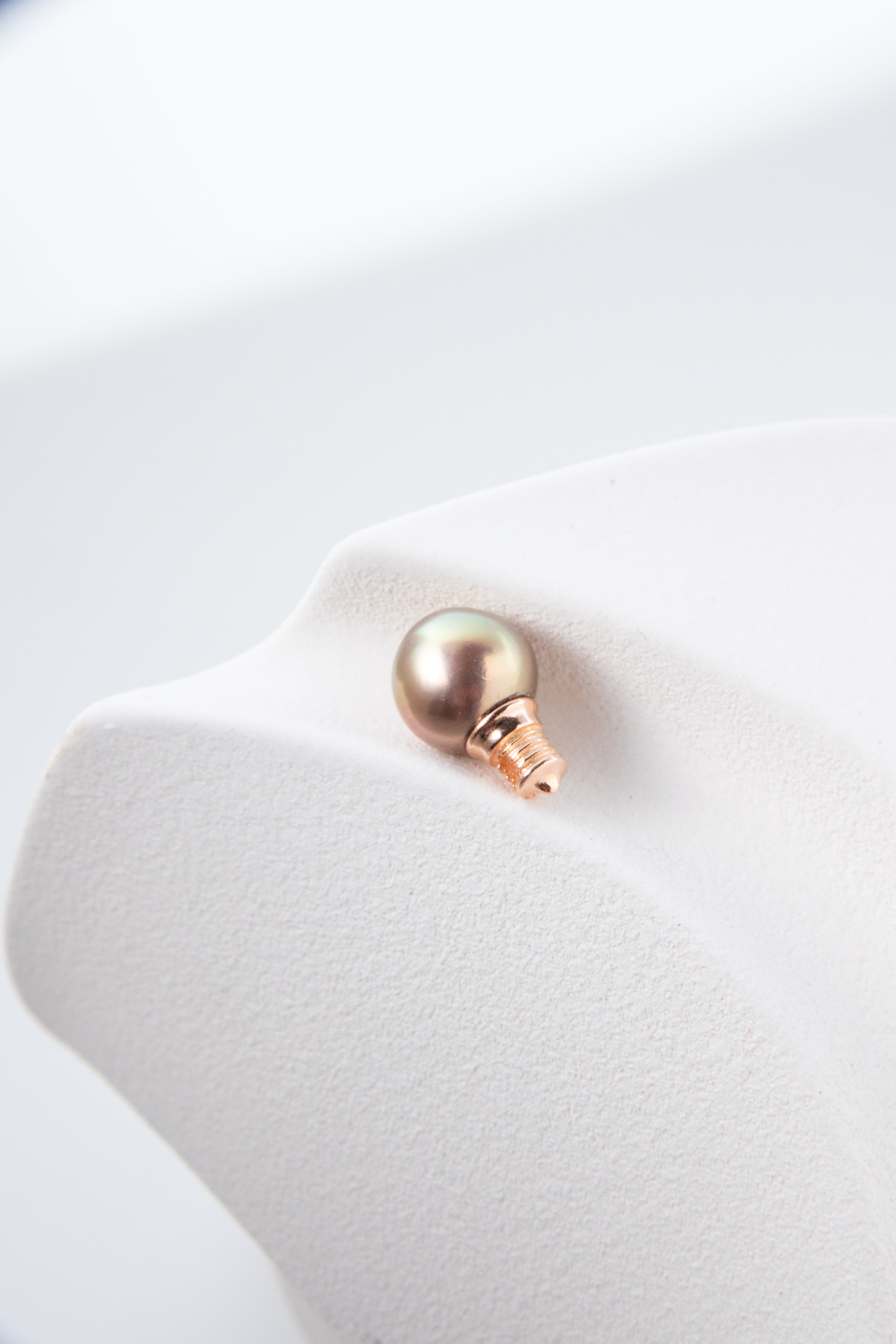 Rosegold bulb- Unique baroque pearl pendant in metallic olive green.