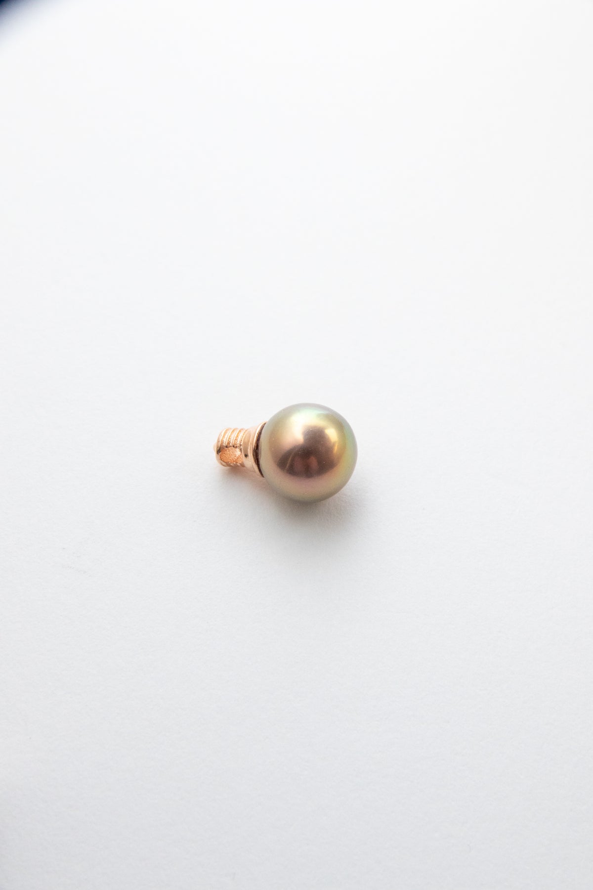 Rosegold bulb- Unique baroque pearl pendant in metallic olive green.
