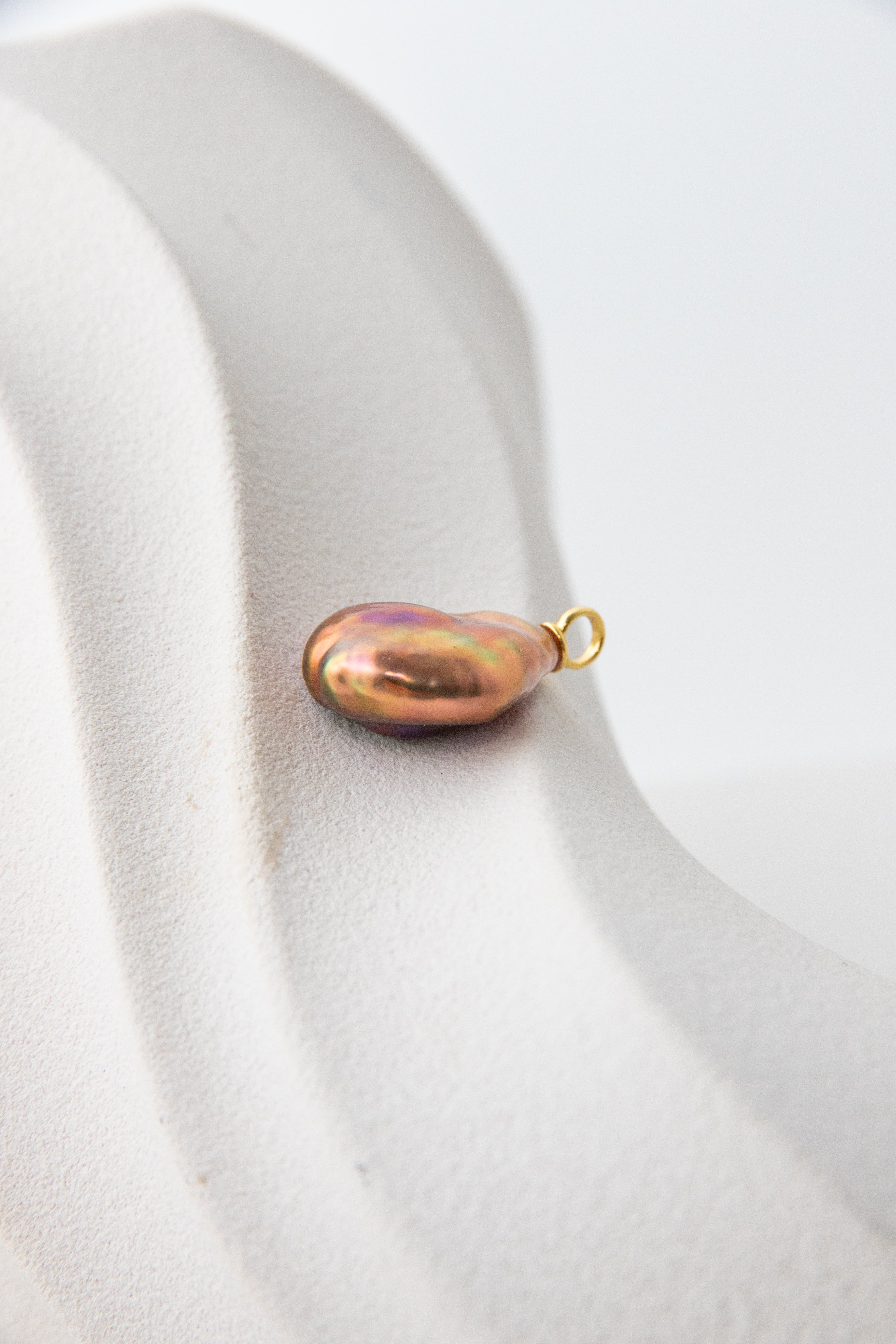 Brown cocoa aurora-Unique nucleated flat teardrop pearl pendant