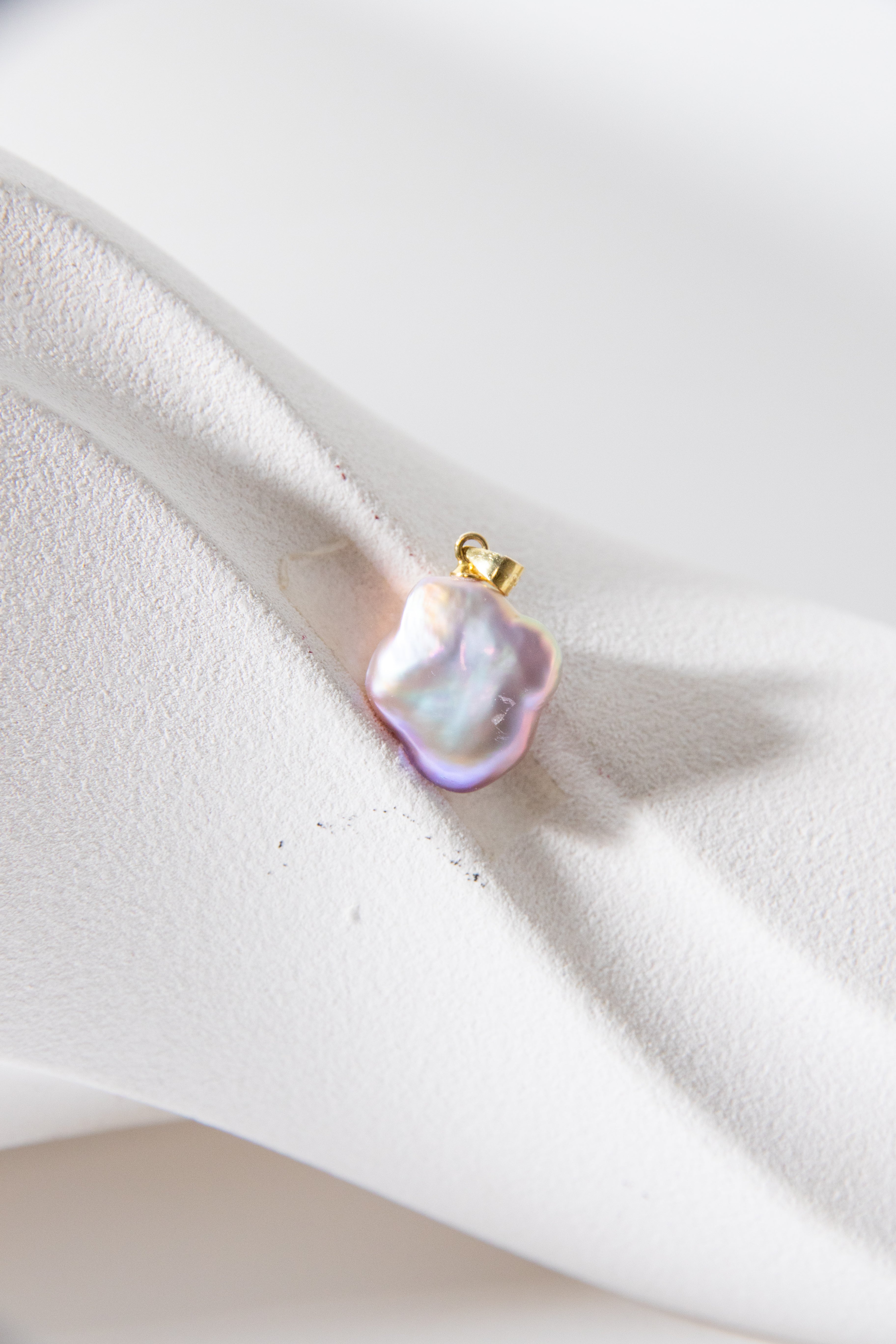 strawberry Rose clover-Unique flawless clover pearl pendant