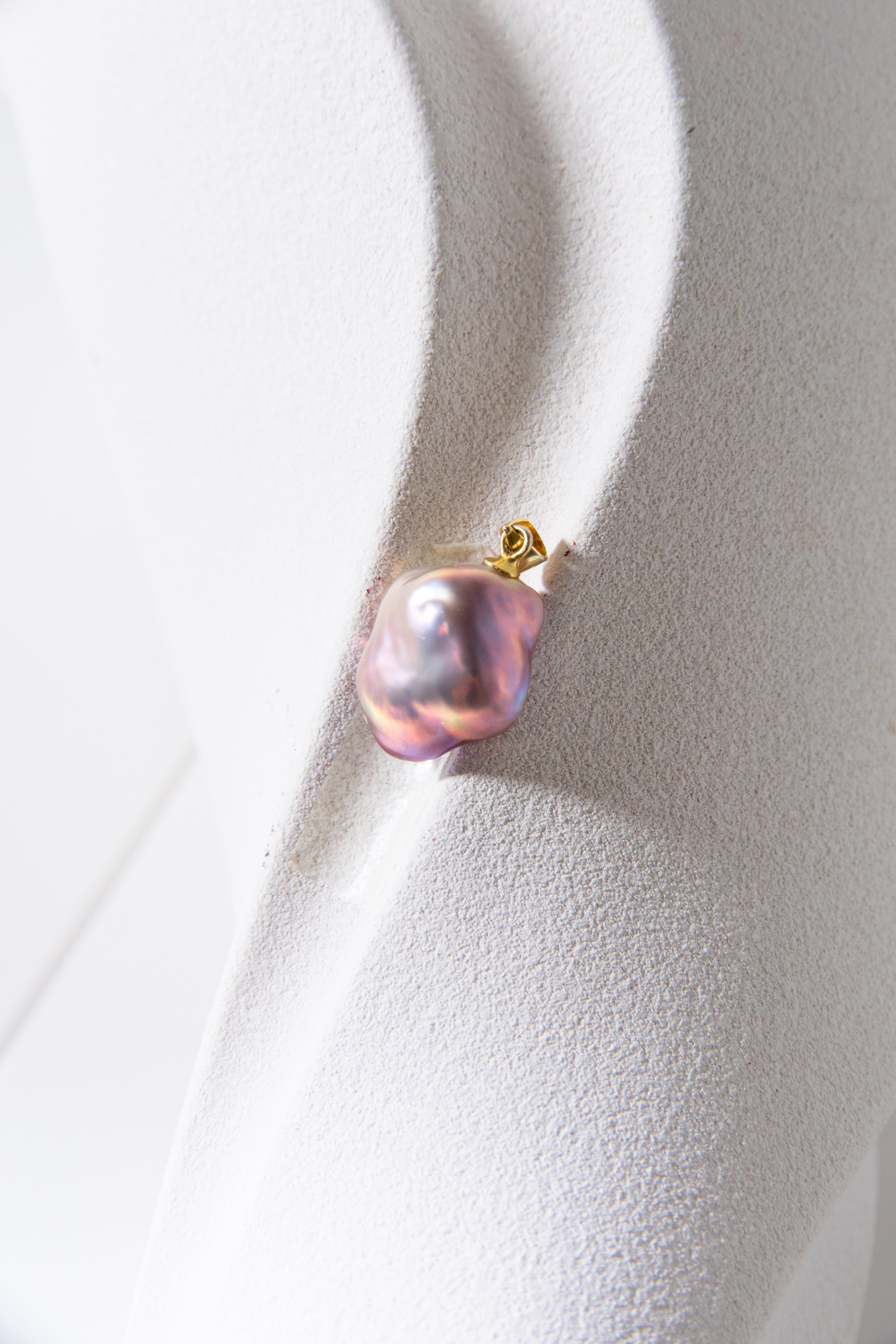 strawberry Rose clover-Unique flawless clover pearl pendant