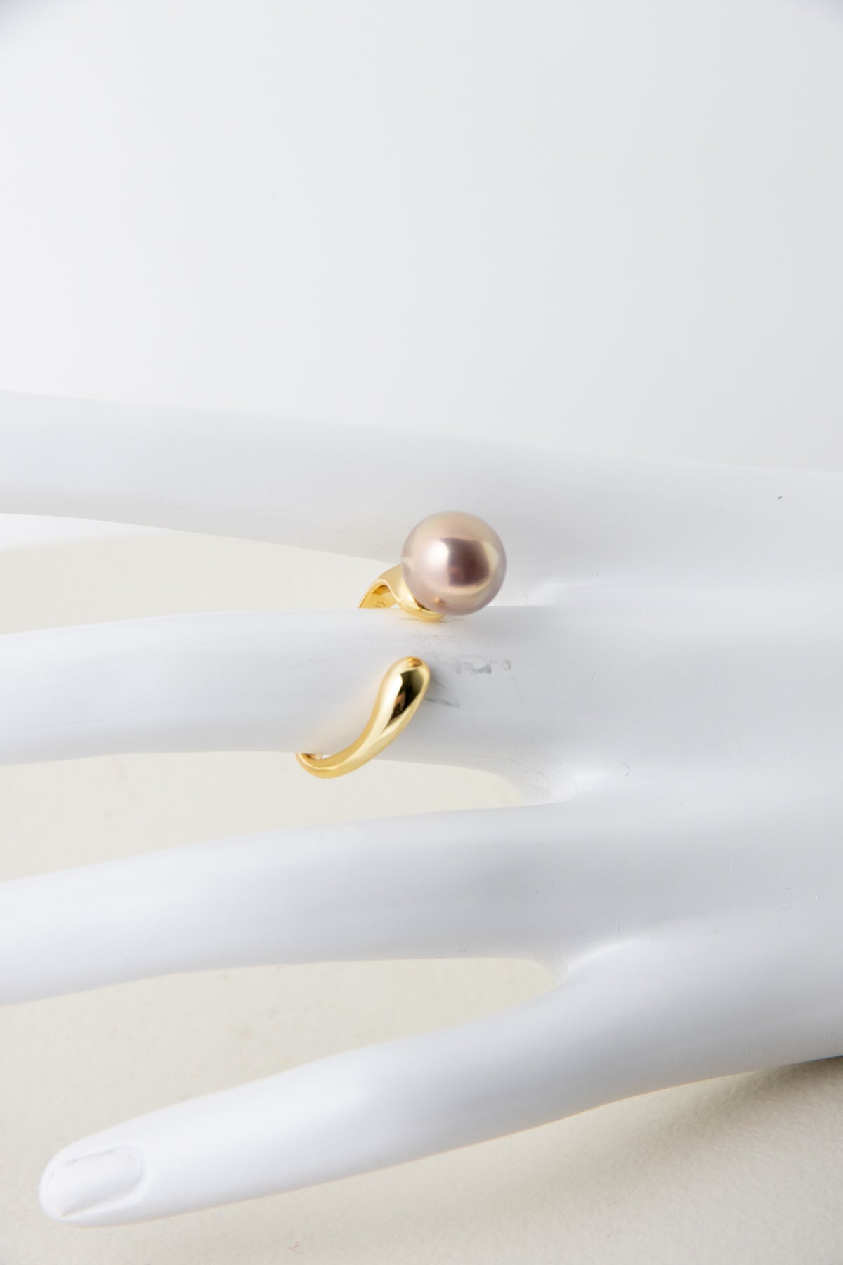 Excellent level light brown strong metallic pearl ring-10mm