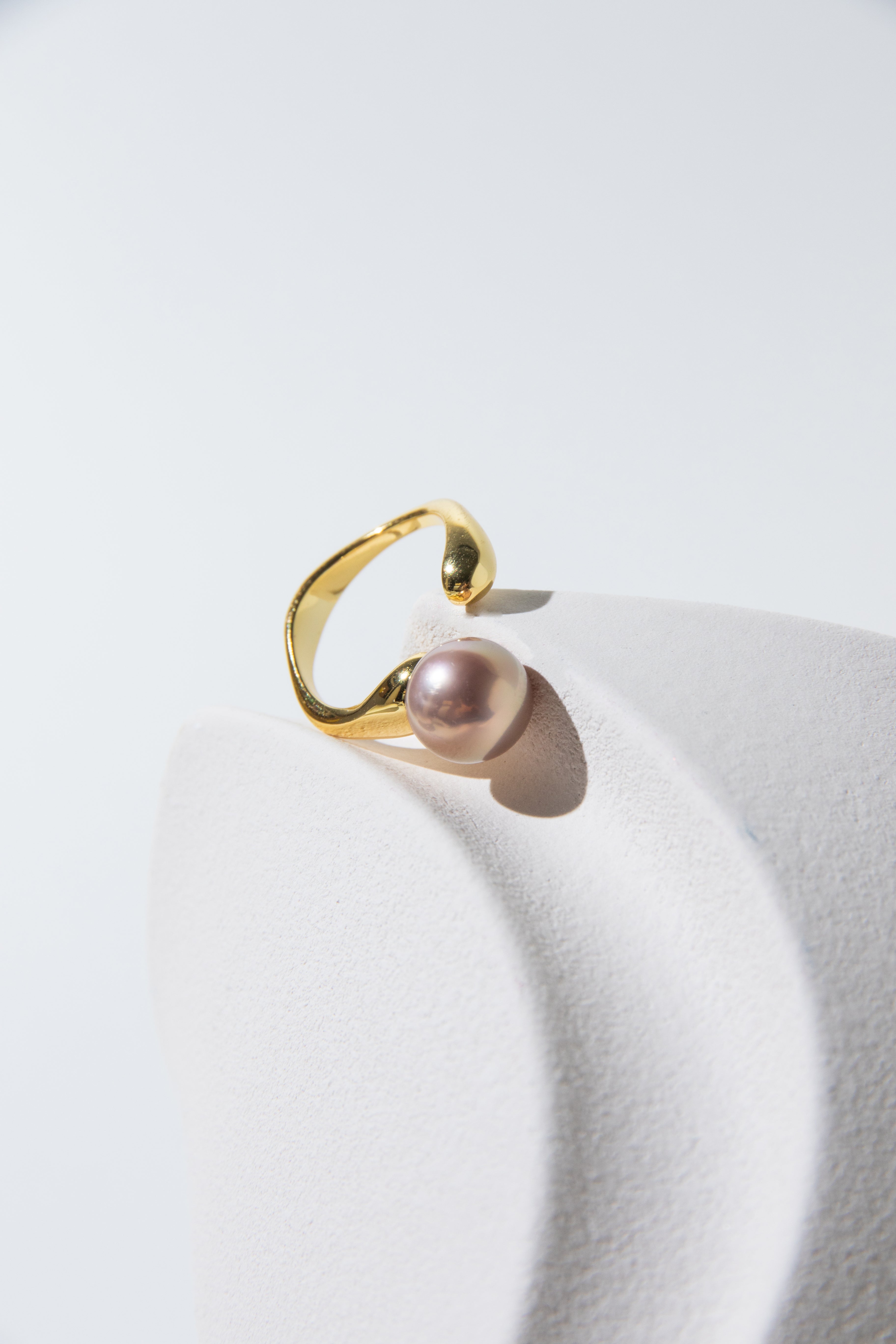 Excellent level light brown strong metallic pearl ring-10mm