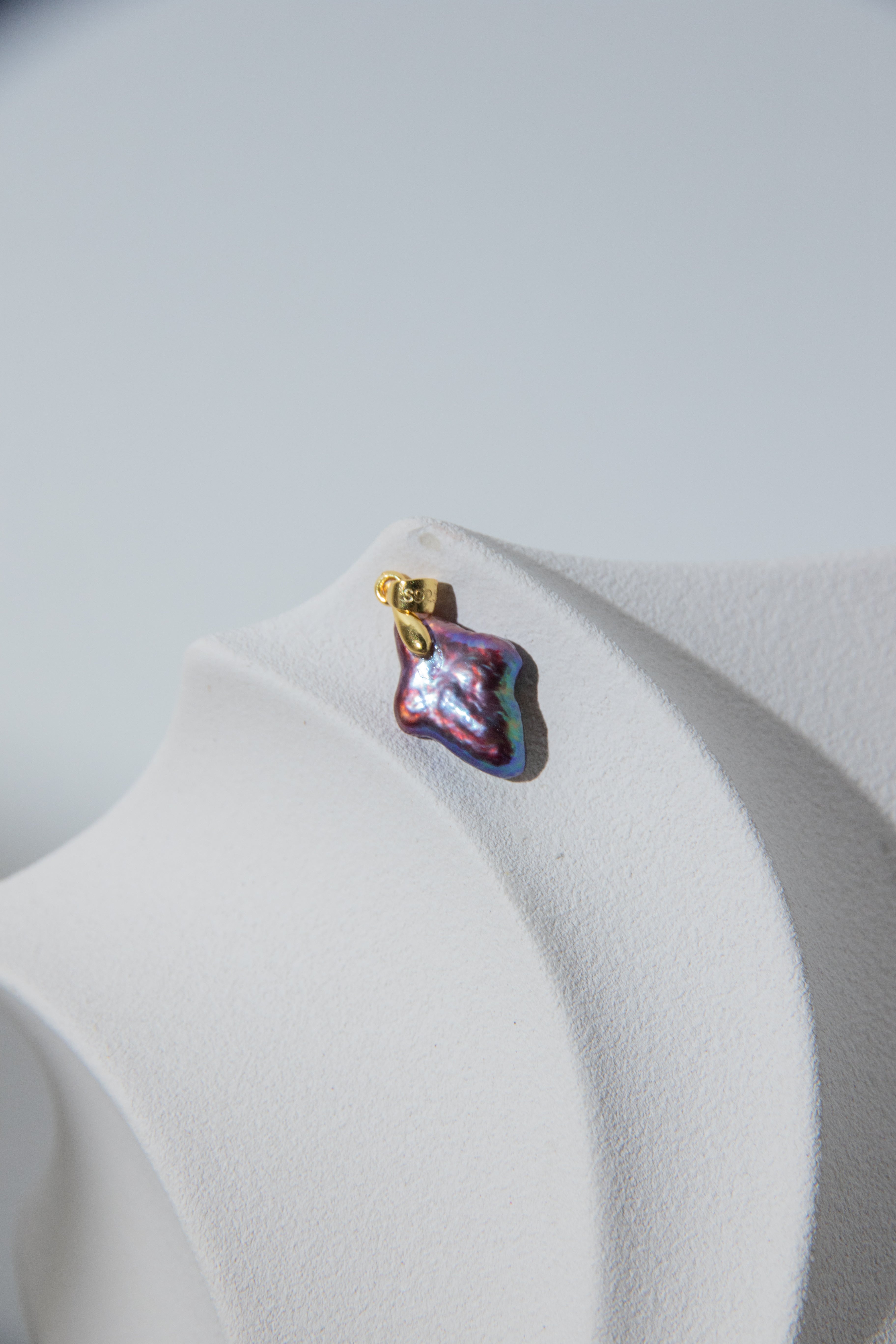 Mysterious Polar Star-Unique natural freshwater “North Star” pearl pendant