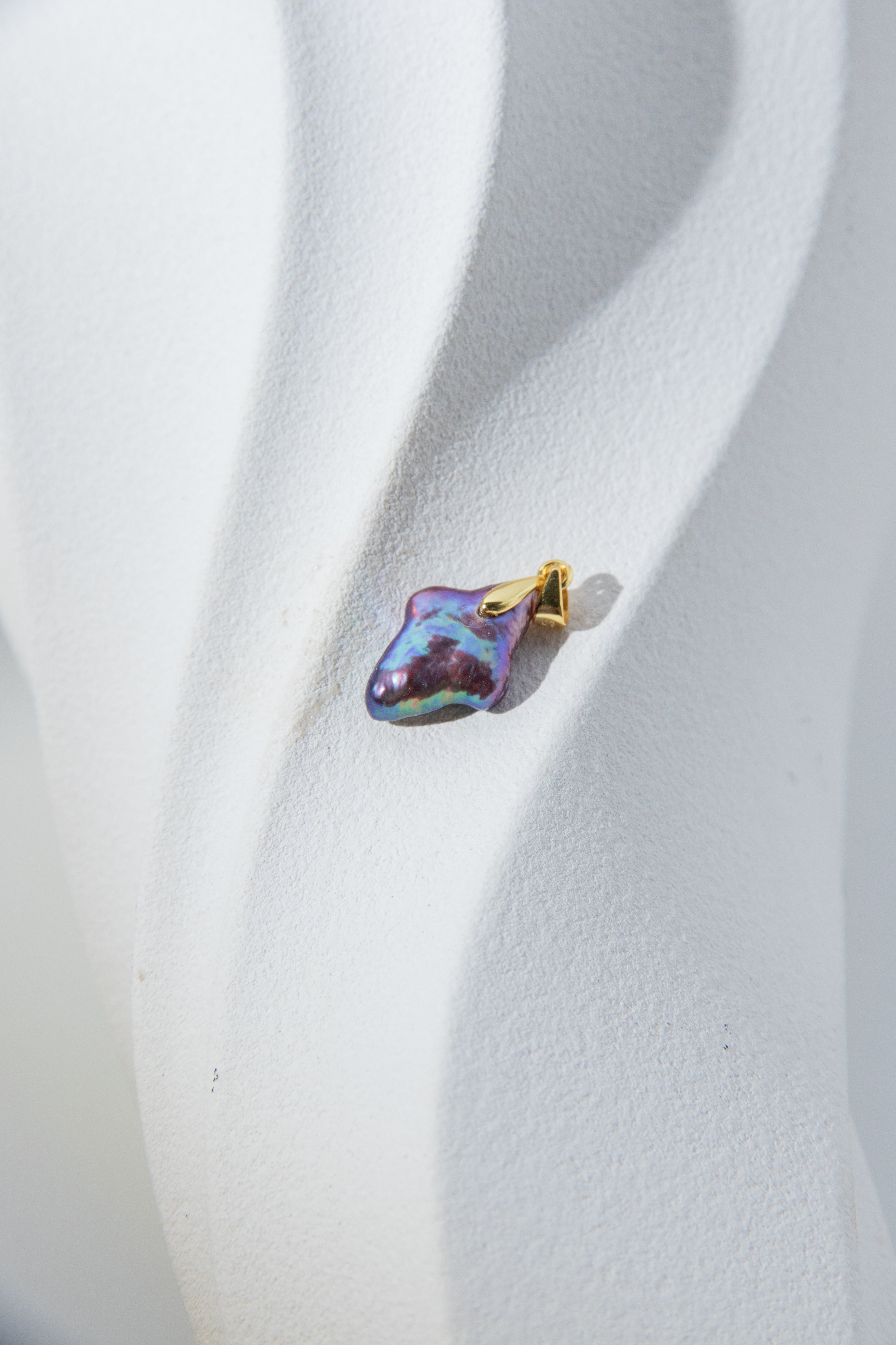 Mysterious Polar Star-Unique natural freshwater “North Star” pearl pendant