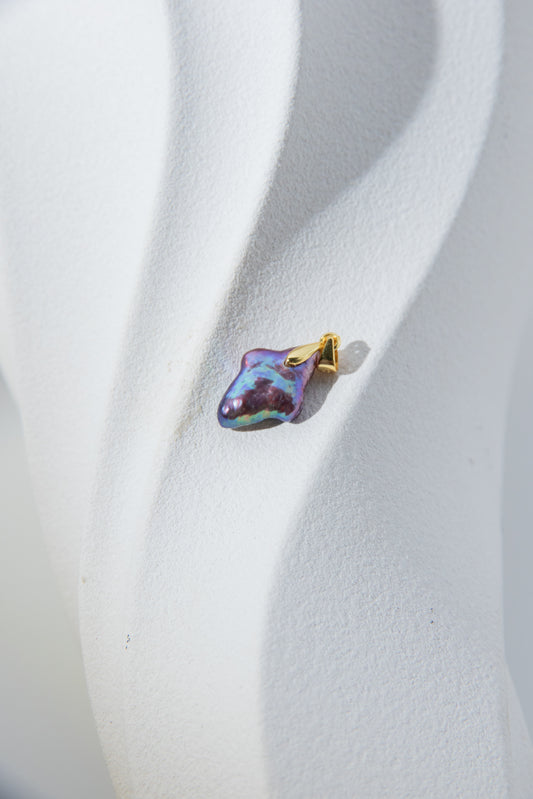 Mysterious Polar Star-Unique natural freshwater “North Star” pearl pendant