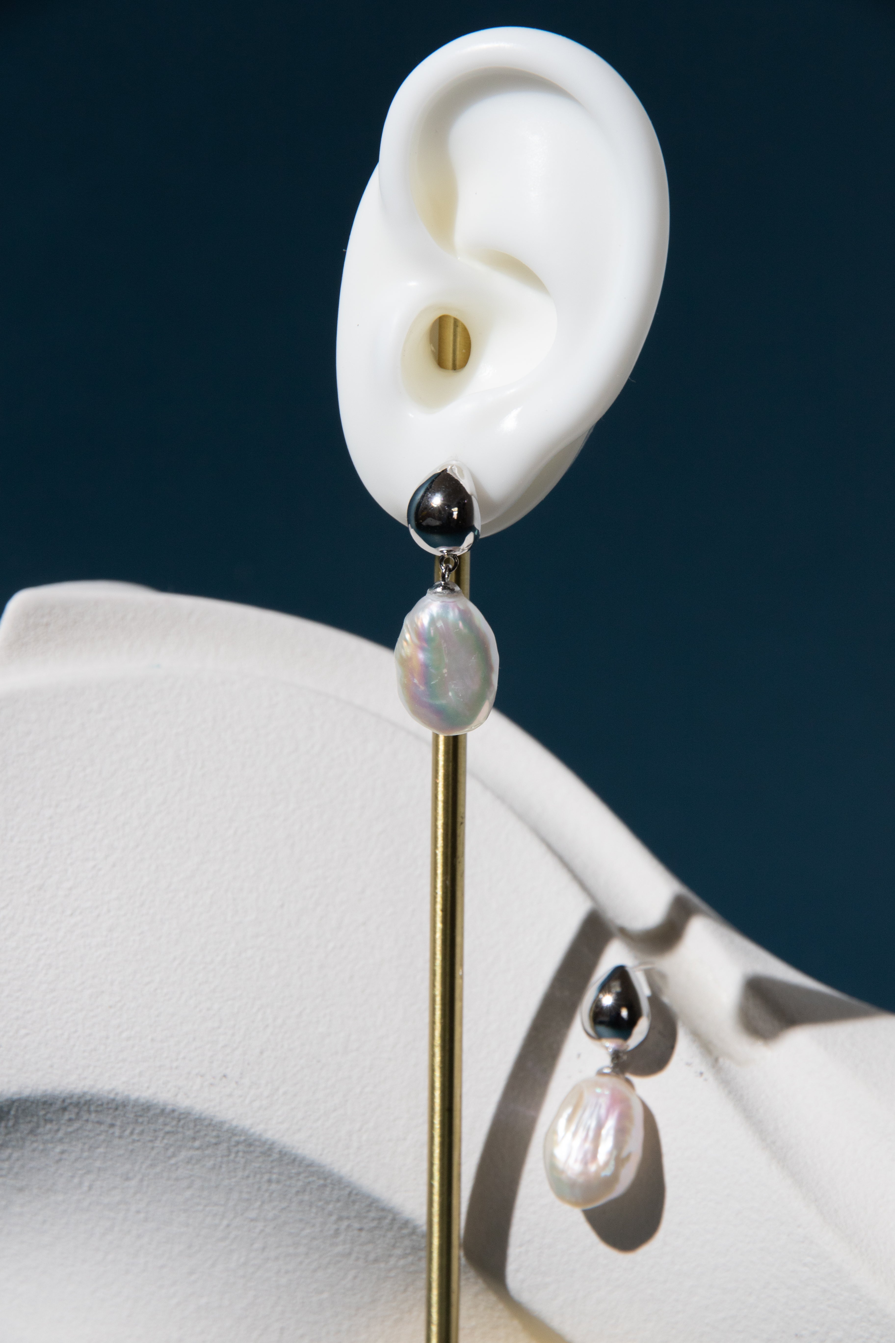 big drop silver earring with seedless white pearl