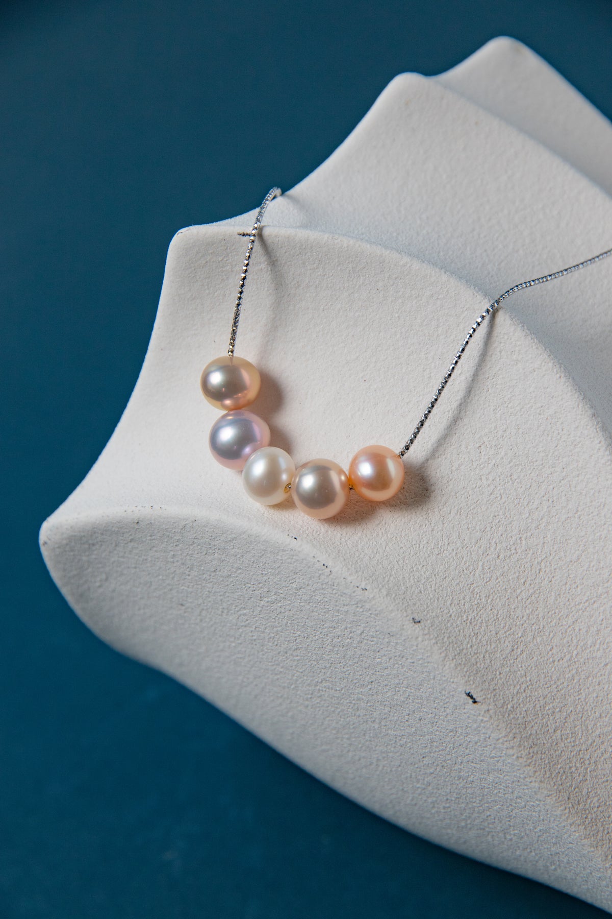 Excellent level seedless pearls necklace