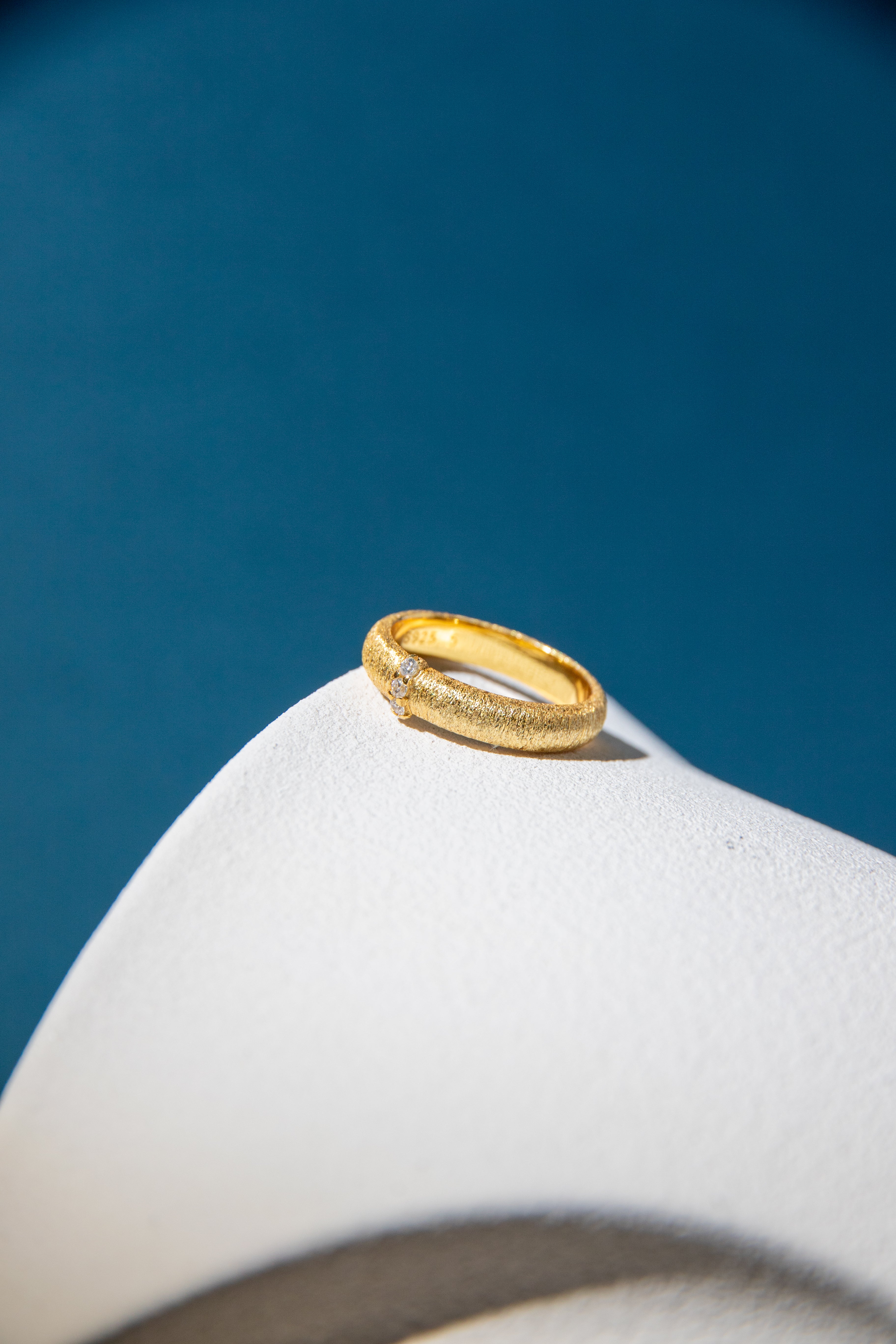 daily silence in sparkles.