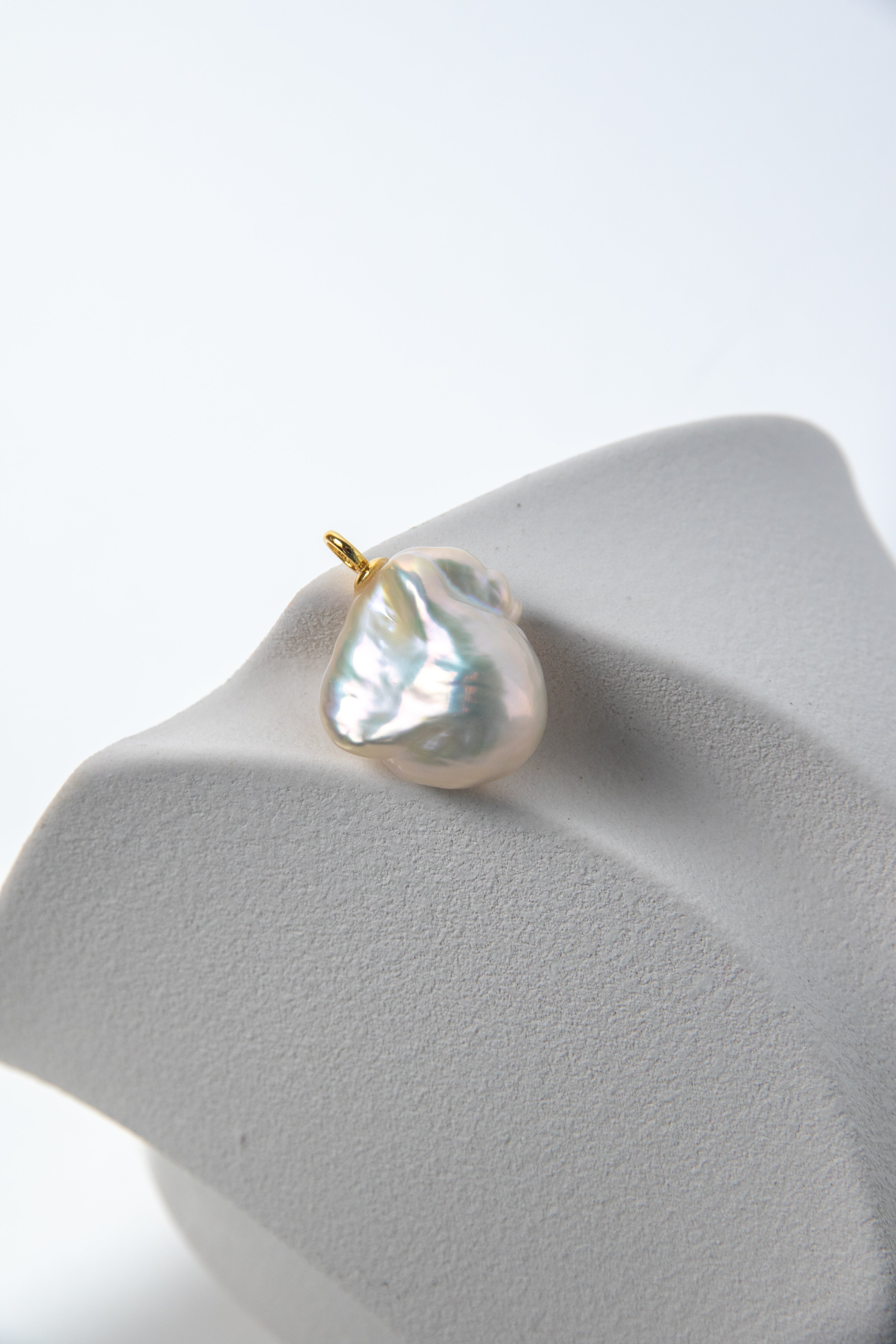 natural white flawless baroque pearl pendant